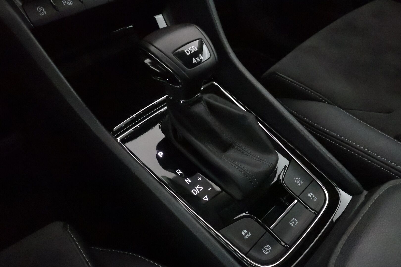 Skoda Kodiaq 2018 2,0 TSI 4x4 Style DSG 7-paik **Webasto / Canton / Adapt. vakkari / Muistipenkit / Koukku / Keyless / Apple&Android** - 3,99 % KORKOTARJOUS TÄHÄN AUTOON - 1-om. Suomi-auto / Merkkihuollettu