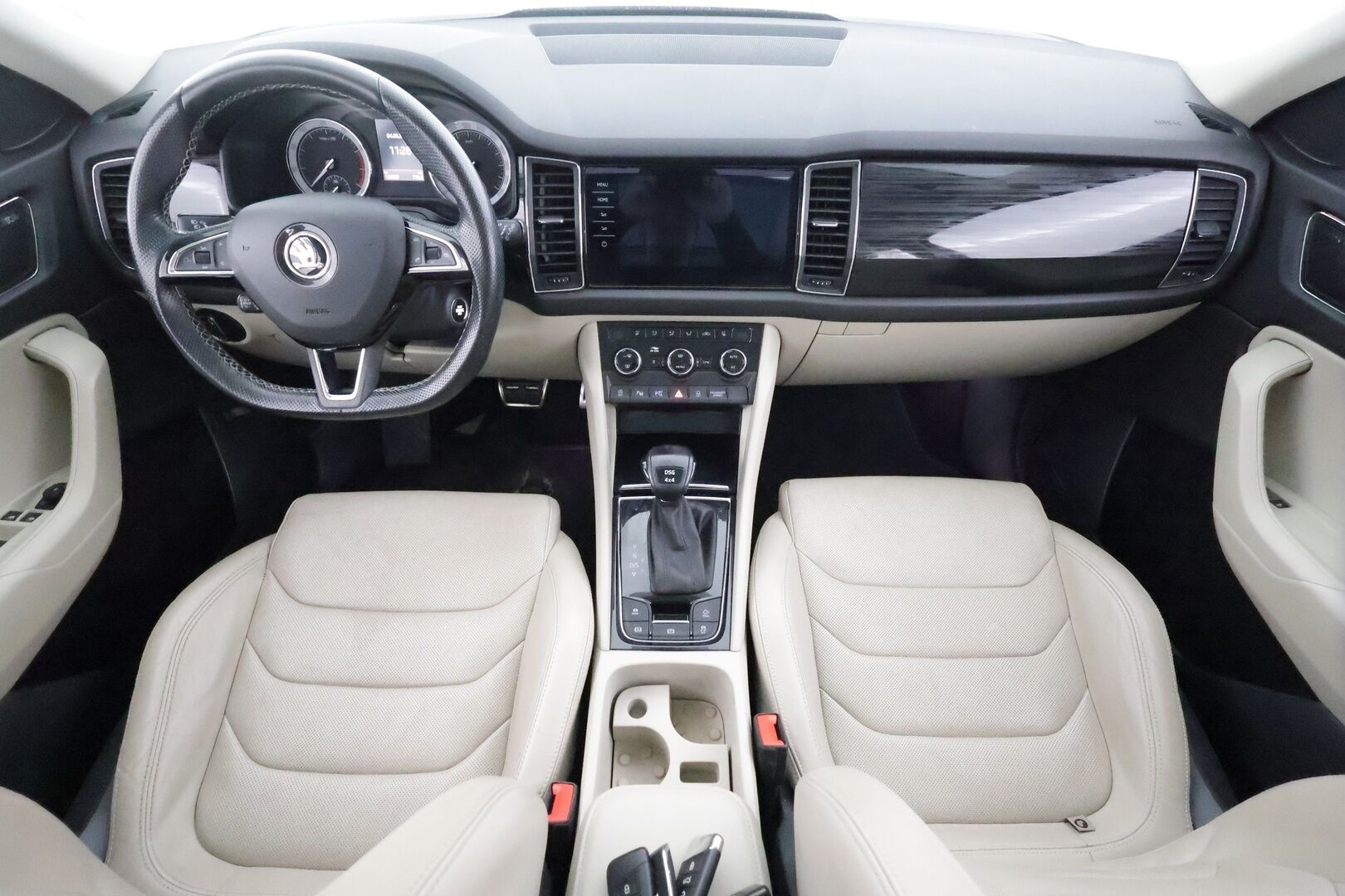 Skoda Kodiaq 2018 2,0 TSI 4x4 Exclusive DSG Autom. - | Webasto | Canton | Panorama | ACC | LED | 360 | Ilmastoidut Muistipenkit | Navi | Kaistavahti | Katveavustin | Keyless | Merkkihuollot | Kahdet renkaat | Suomi-auto |