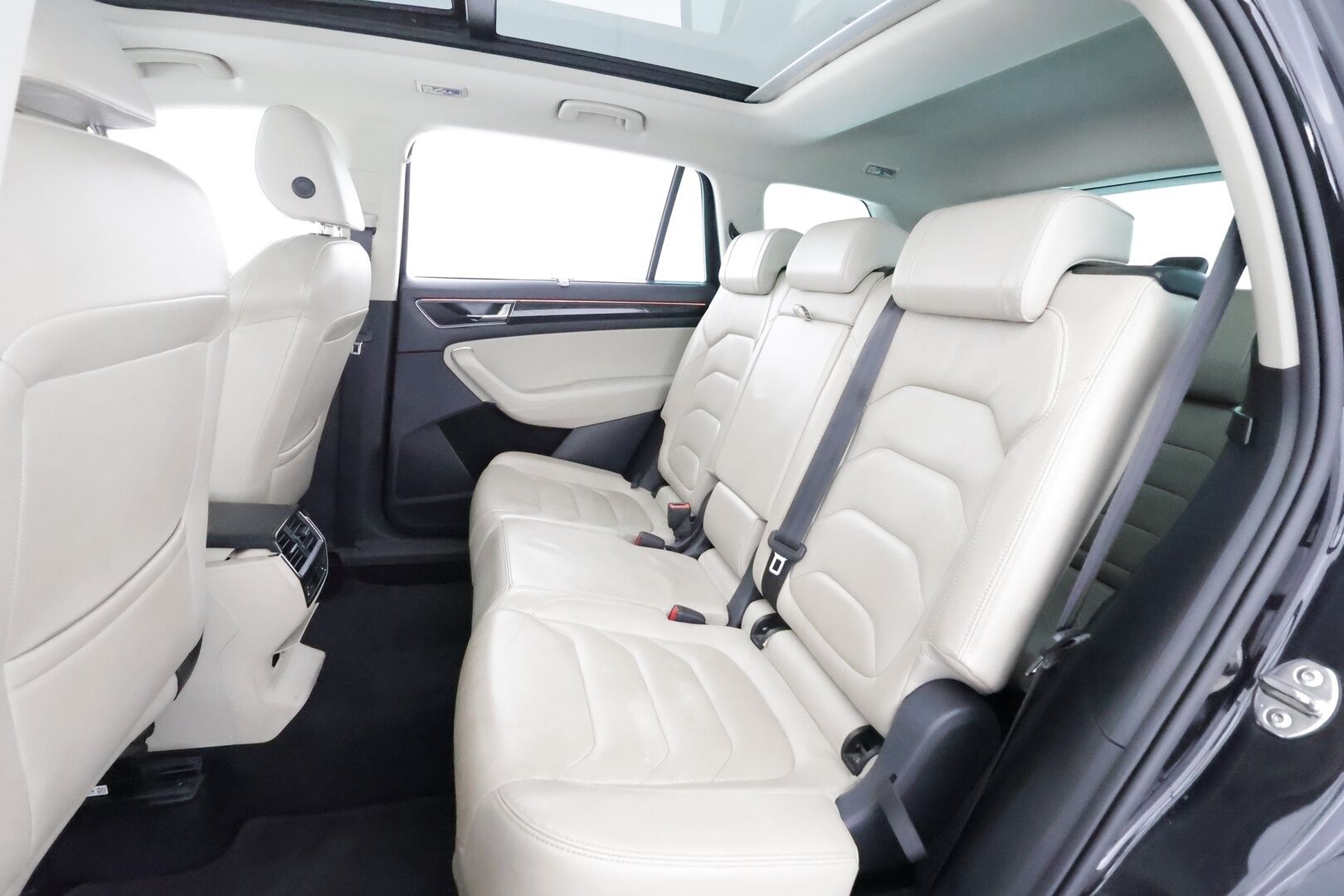 Skoda Kodiaq 2018 2,0 TSI 4x4 Exclusive DSG Autom. - | Webasto | Canton | Panorama | ACC | LED | 360 | Ilmastoidut Muistipenkit | Navi | Kaistavahti | Katveavustin | Keyless | Merkkihuollot | Kahdet renkaat | Suomi-auto |