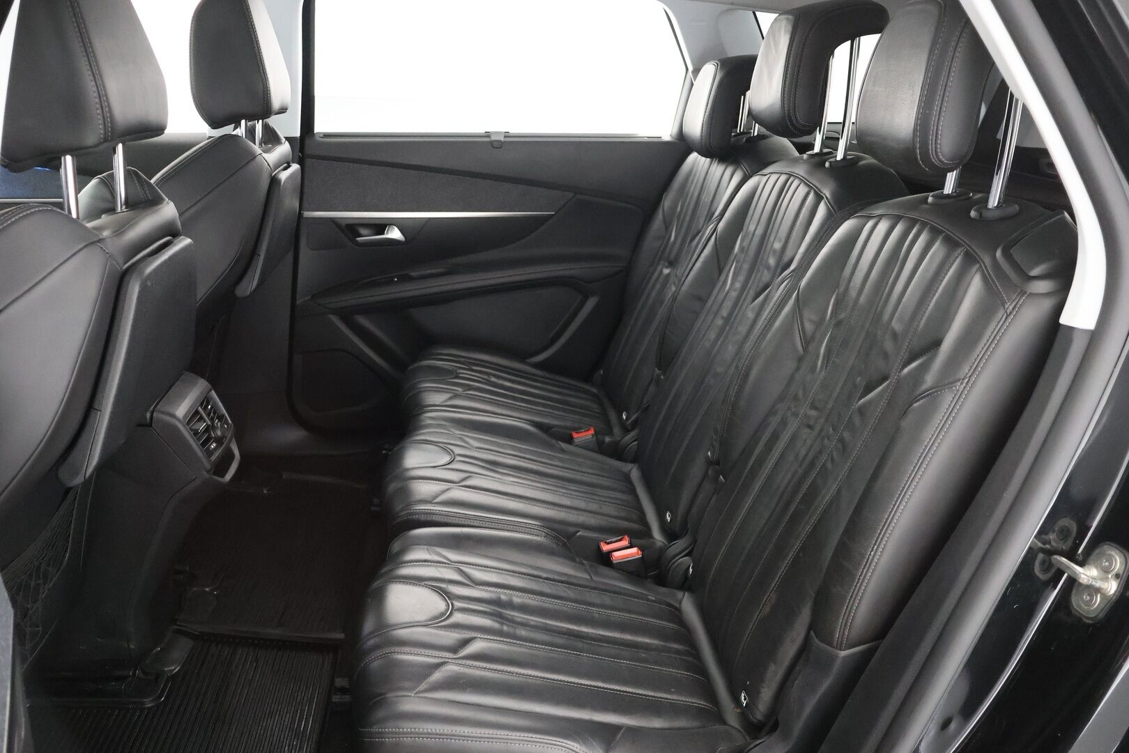 Peugeot 5008 2018 Allure PureTech 130 Aut - Full LED | Digimittaristo | BLIS | Nahkasisusta | S. Kontti | Kaistavahti | Lämm. Tuulilasi | 2x Renkaat