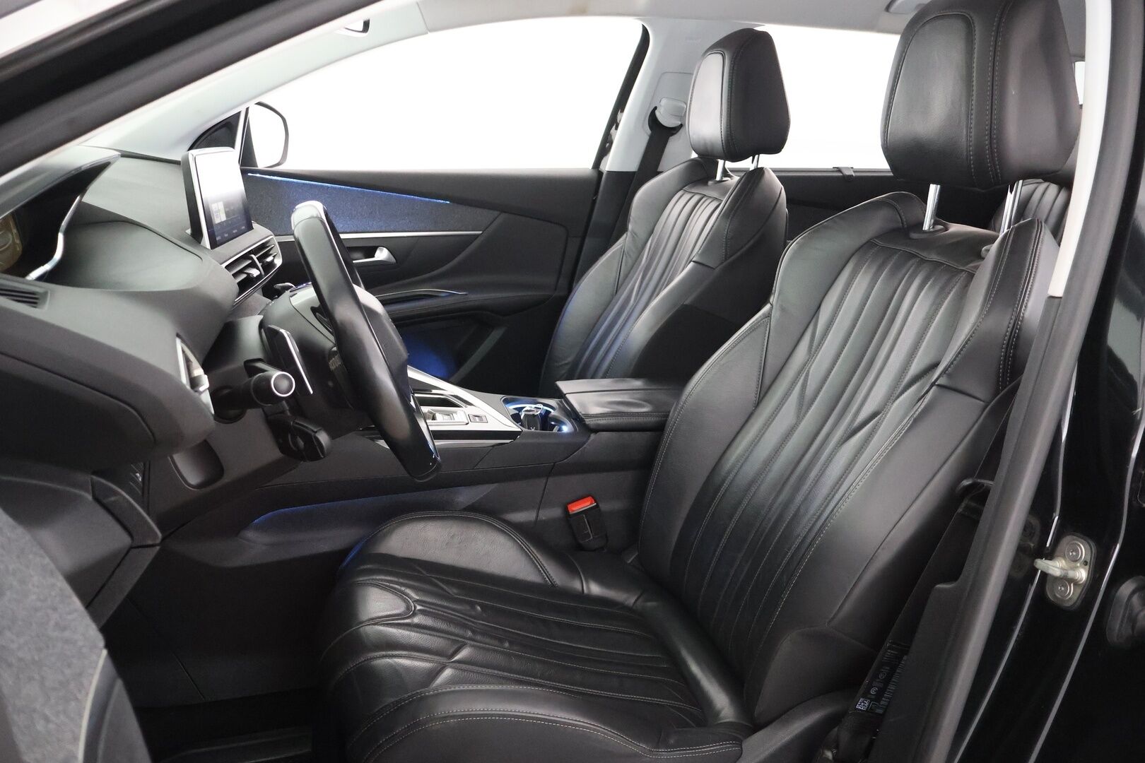 Peugeot 5008 2018 Allure PureTech 130 Aut 5p - Full LED | Digimittaristo | BLIS | Nahkasisusta | S. Kontti | Kaistavahti | Lämm. Tuulilasi | 2x Renkaat