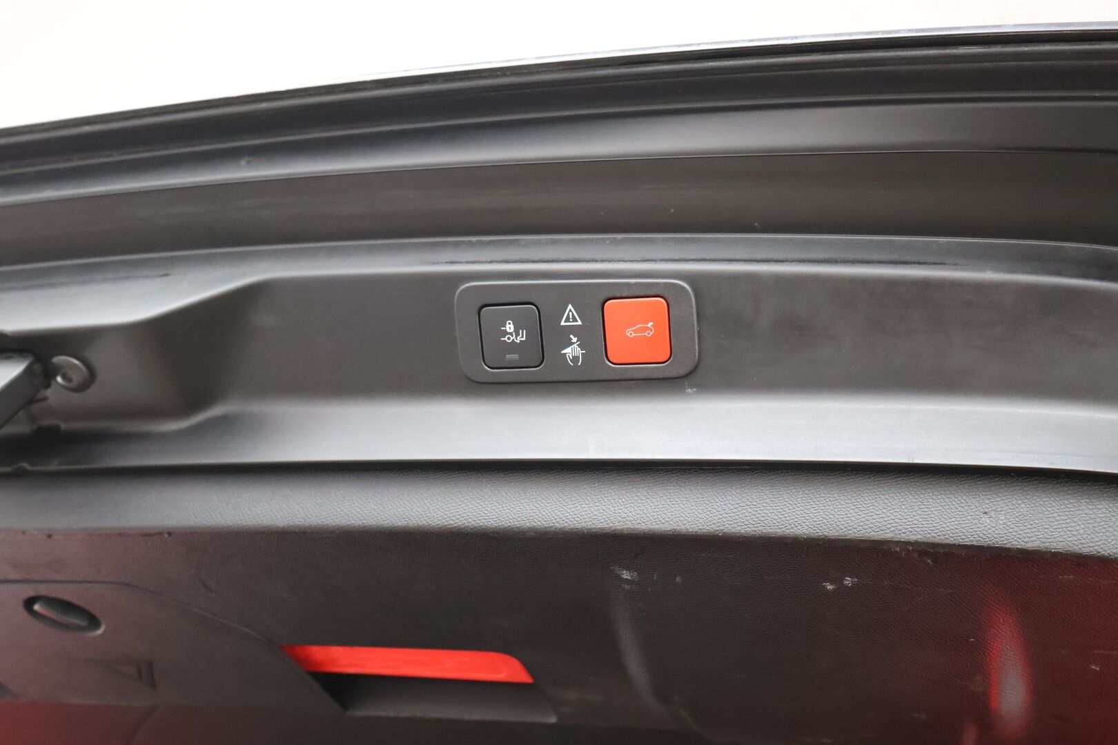 Peugeot 5008 2018 Allure PureTech 130 Aut - Full LED | Digimittaristo | BLIS | Nahkasisusta | S. Kontti | Kaistavahti | Lämm. Tuulilasi | 2x Renkaat