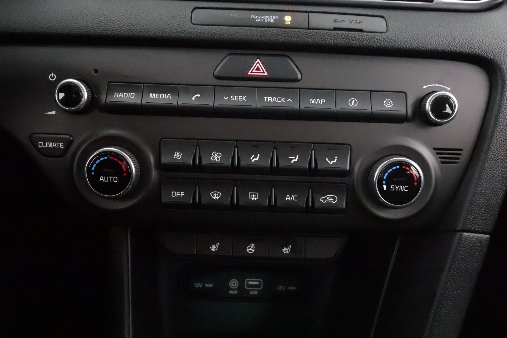 Kia Sportage 2018 1,6 ISG Urban FIFA World Cup Edition EcoDynamics - Vakkari | Bi-Xenon | Lohko / P.Kamera | Apple&Android | 2x renkaat&alumiinivanteet