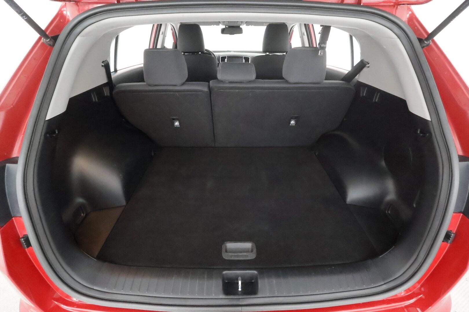 Kia Sportage 2018 1,6 ISG Urban FIFA World Cup Edition EcoDynamics * Vakkari / Bi-Xenon / Lohko / P.Kamera / Apple&Android * - Suomi-auto / Kahdet renkaat