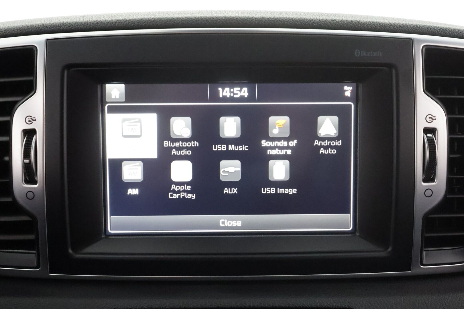 Kia Sportage 2018 1,6 ISG Urban FIFA World Cup Edition EcoDynamics * Vakkari / Bi-Xenon / Lohko / P.Kamera / Apple&Android * - Suomi-auto / Kahdet renkaat