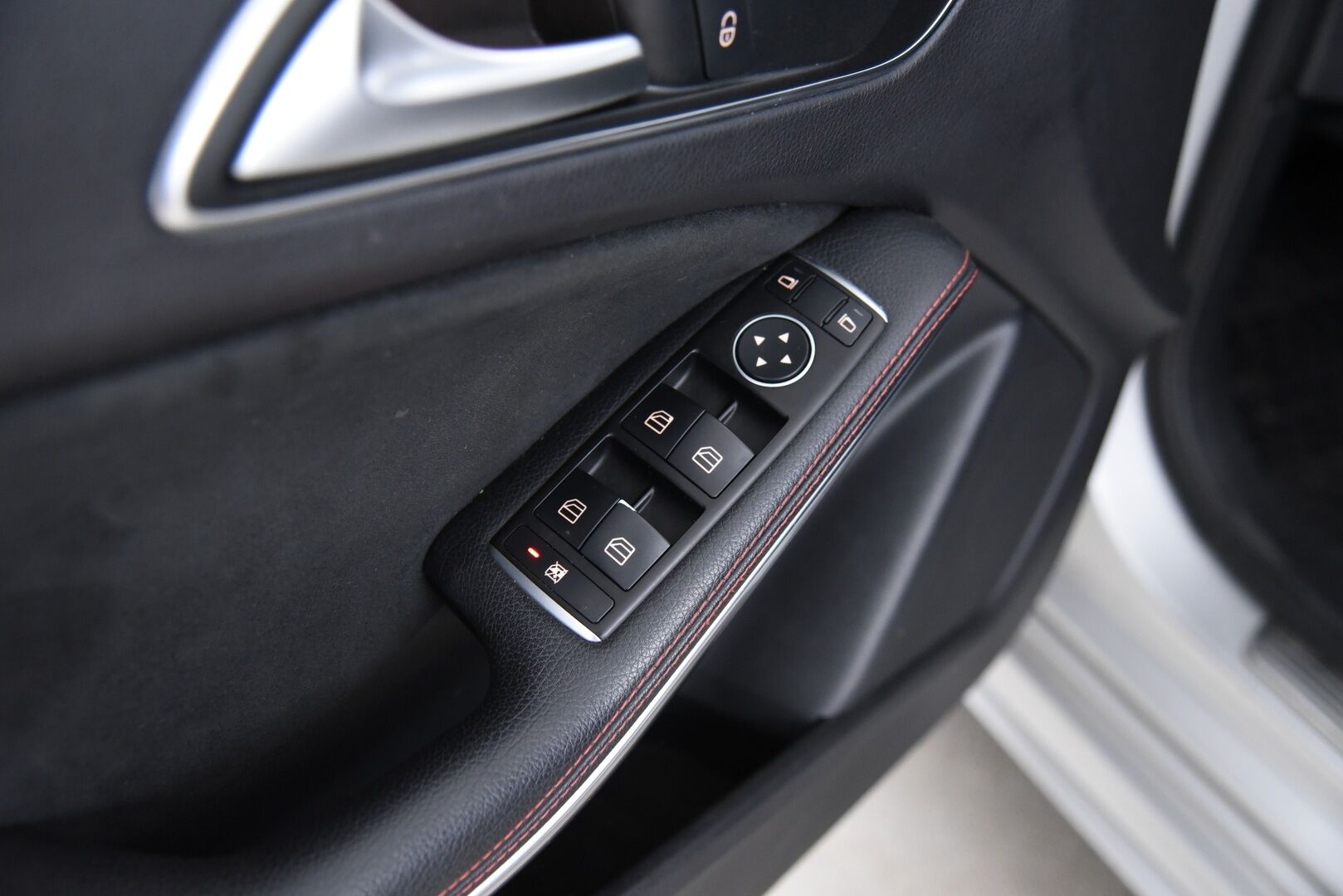 Mercedes-Benz A 2014 220 CDI 4Matic A Premium Business AMG / Webasto / Vakkari / Panorama / P. kamera / Nahka-Alcantara / - Kattavasti varusteltu / Todella siisti / 2x renkaat & vanteet