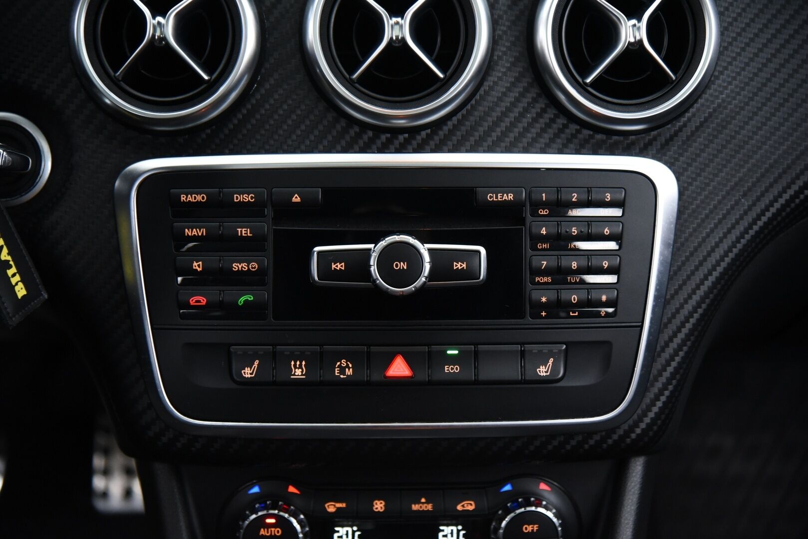 Mercedes-Benz A 2014 220 CDI 4Matic A Premium Business AMG / Webasto / Vakkari / Panorama / P. kamera / Nahka-Alcantara / - Kattavasti varusteltu / Todella siisti / 2x renkaat & vanteet