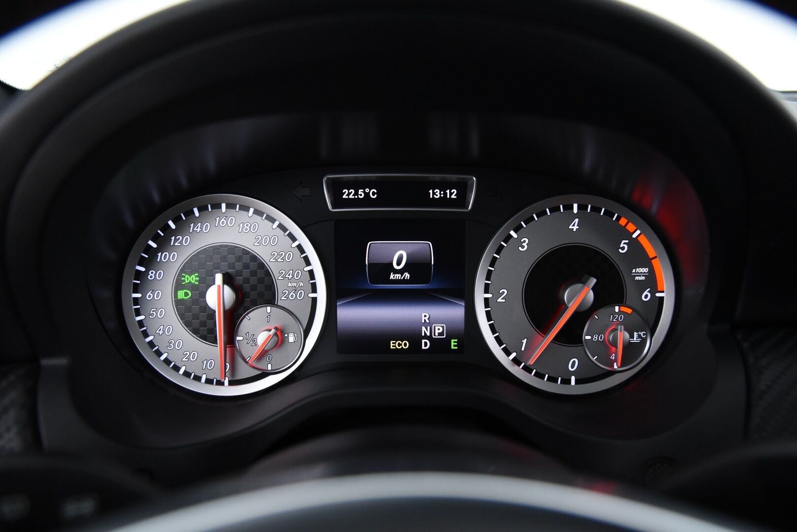Mercedes-Benz A 2014 220 CDI 4Matic A Premium Business AMG / Webasto / Vakkari / Panorama / P. kamera / Nahka-Alcantara / - Kattavasti varusteltu / Todella siisti / 2x renkaat & vanteet