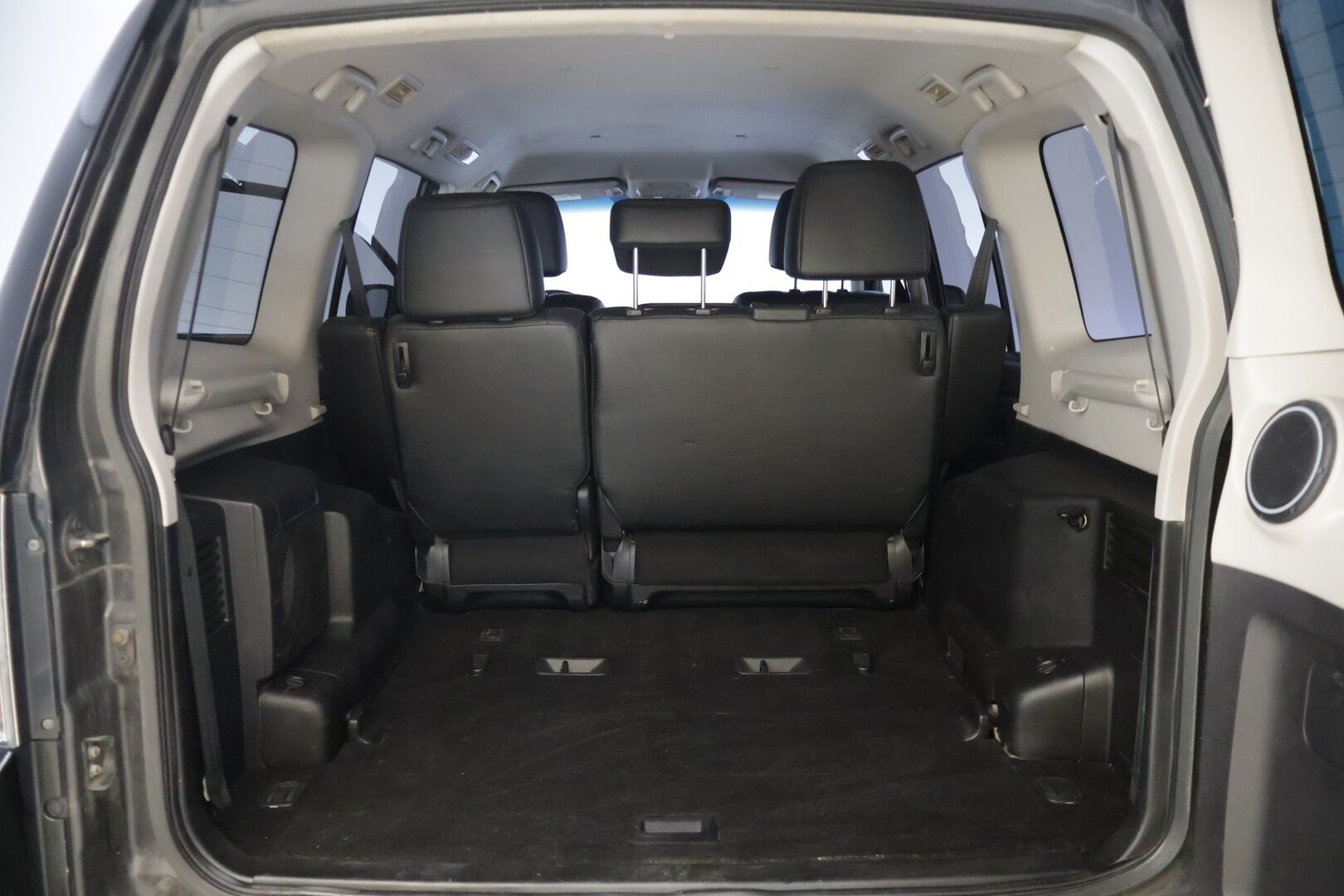 Mitsubishi Pajero 2012 Premium Edition - |Juuri katsastettu | 7P | Koukku | Navi | Vakkari | Lohko | Nahkasisusta | Bluetooth|