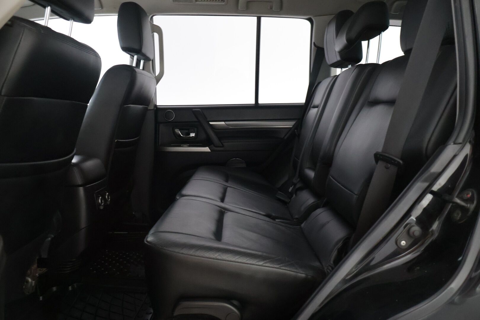 Mitsubishi Pajero 2012 Premium Edition - |Juuri katsastettu | 7P | Koukku | Navi | Vakkari | Lohko | Nahkasisusta | Bluetooth|