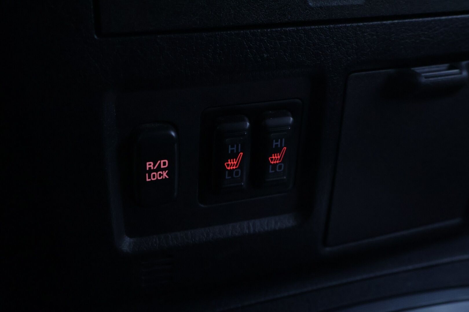 Mitsubishi Pajero 2012 Premium Edition - |Juuri katsastettu | 7P | Koukku | Navi | Vakkari | Lohko | Nahkasisusta | Bluetooth|