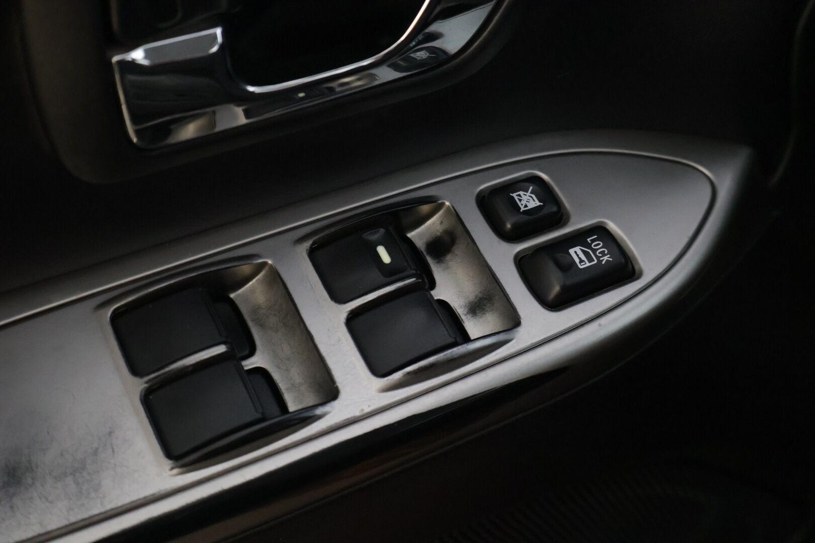 Mitsubishi Pajero 2012 Premium Edition - |Juuri katsastettu | 7P | Koukku | Navi | Vakkari | Lohko | Nahkasisusta | Bluetooth|
