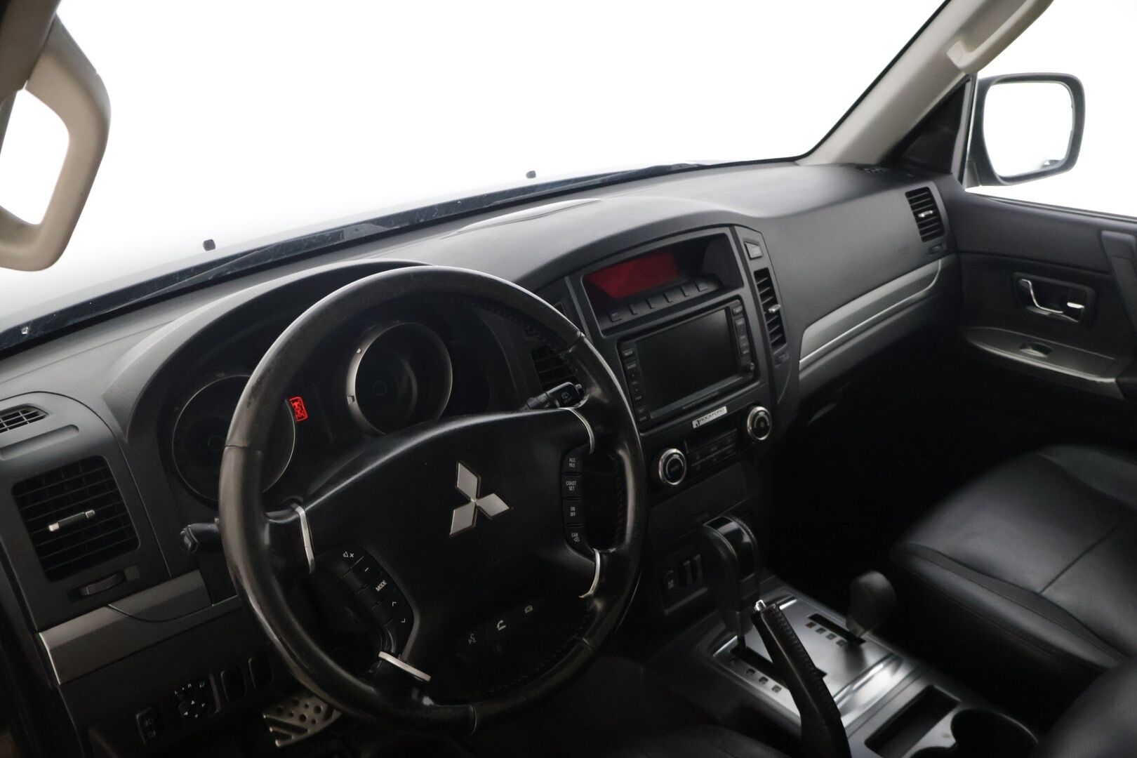 Mitsubishi Pajero 2012 Premium Edition - |Juuri katsastettu | 7P | Koukku | Navi | Vakkari | Lohko | Nahkasisusta | Bluetooth|
