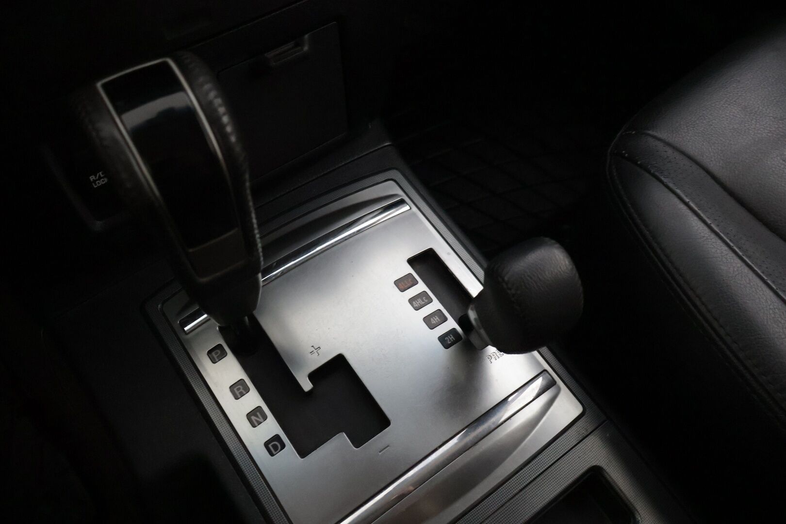 Mitsubishi Pajero 2012 Premium Edition - |Juuri katsastettu | 7P | Koukku | Navi | Vakkari | Lohko | Nahkasisusta | Bluetooth|