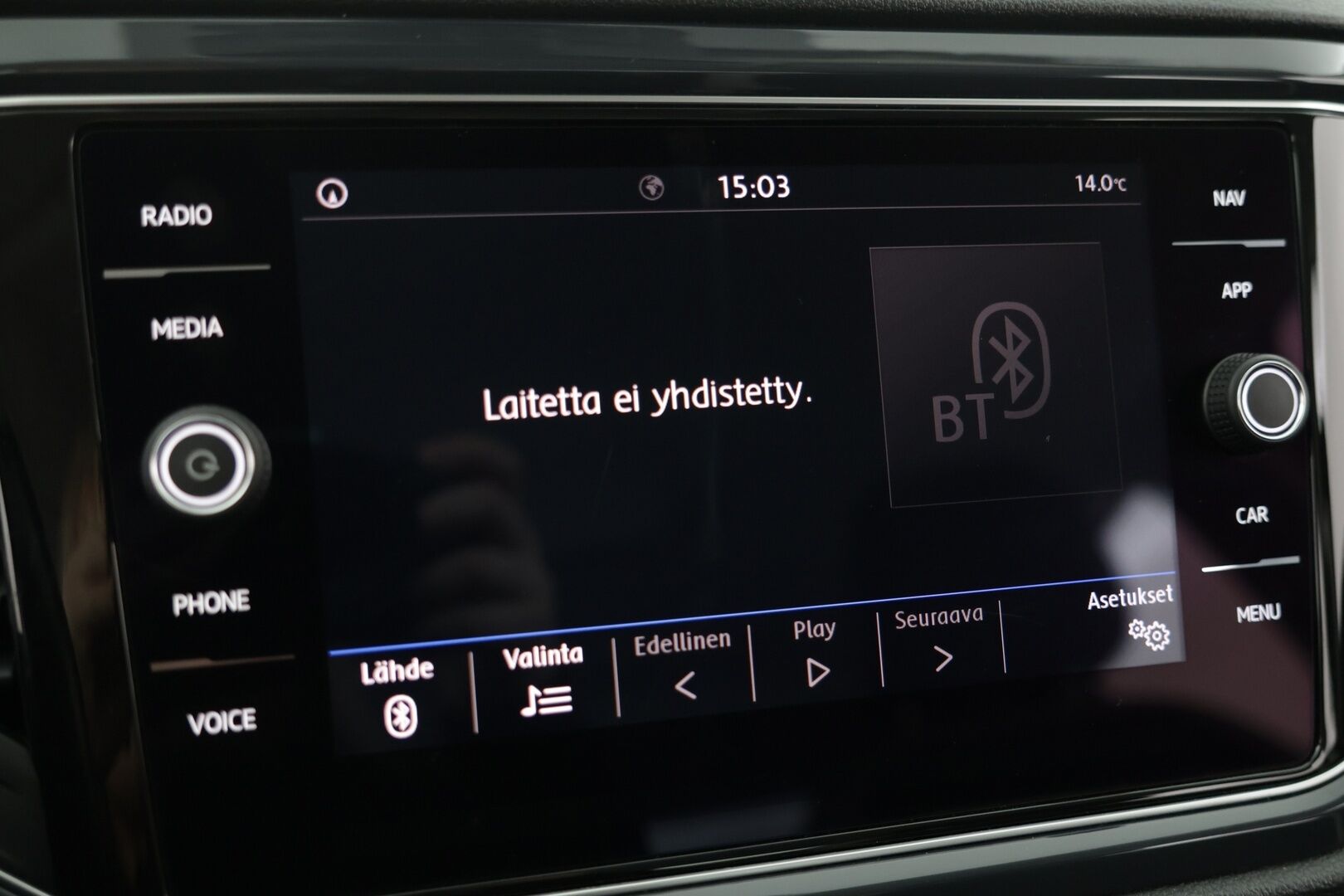 Volkswagen T-Roc 2018 Sport 1,5 TSI EVO 110 kW (150 hv) DSG-automaatti / Webasto / ACC / P-kamera / Bluetooth - Suomi-auto / Uudet kesärenkaat / Hyvä kuntoiset nastat / 2x aluvanteet - HULLUT AVAJAISHULINAT KORKOTARJOUS 3,29 %