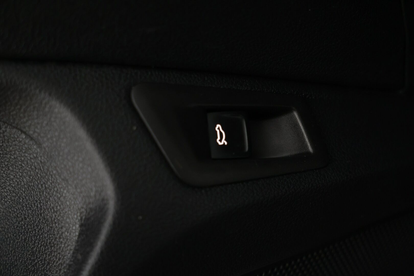 Volkswagen T-Roc 2018 Sport 1,5 TSI EVO 110 kW (150 hv) DSG-automaatti / Webasto / ACC / P-kamera / Bluetooth - Suomi-auto / Uudet kesärenkaat / Hyvä kuntoiset nastat / 2x aluvanteet - HULLUT AVAJAISHULINAT KORKOTARJOUS 3,29 %