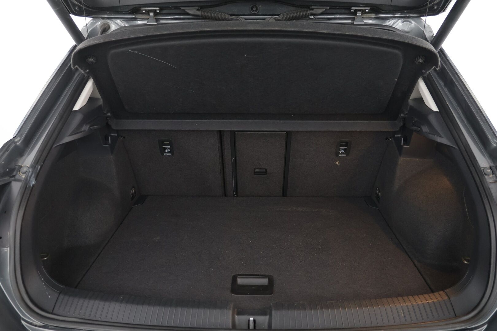 Volkswagen T-Roc 2018 Sport 1,5 TSI EVO 110 kW (150 hv) DSG-automaatti / Webasto / ACC / P-kamera / Bluetooth - Suomi-auto / Uudet kesärenkaat / Hyvä kuntoiset nastat / 2x aluvanteet - HULLUT AVAJAISHULINAT KORKOTARJOUS 3,29 %