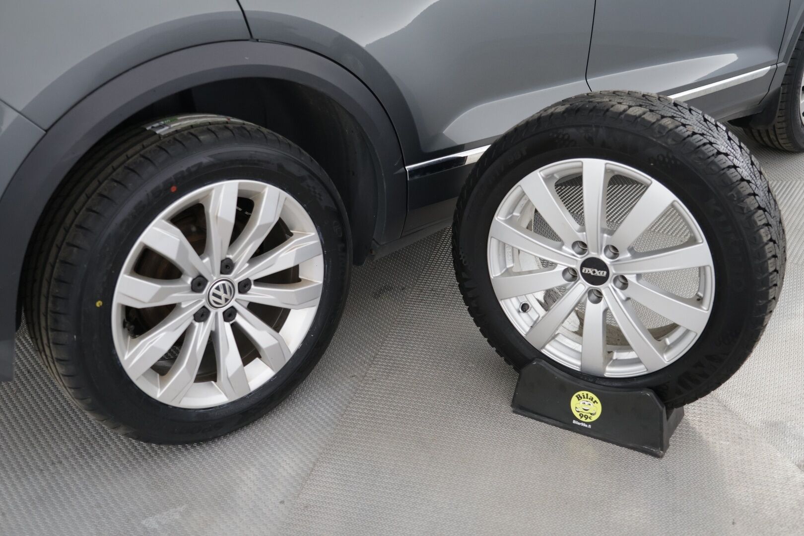 Volkswagen T-Roc 2018 Sport 1,5 TSI EVO 110 kW (150 hv) DSG-automaatti / Webasto / ACC / P-kamera / Bluetooth - Suomi-auto / Uudet kesärenkaat / Hyvä kuntoiset nastat / 2x aluvanteet - HULLUT AVAJAISHULINAT KORKOTARJOUS 3,29 %