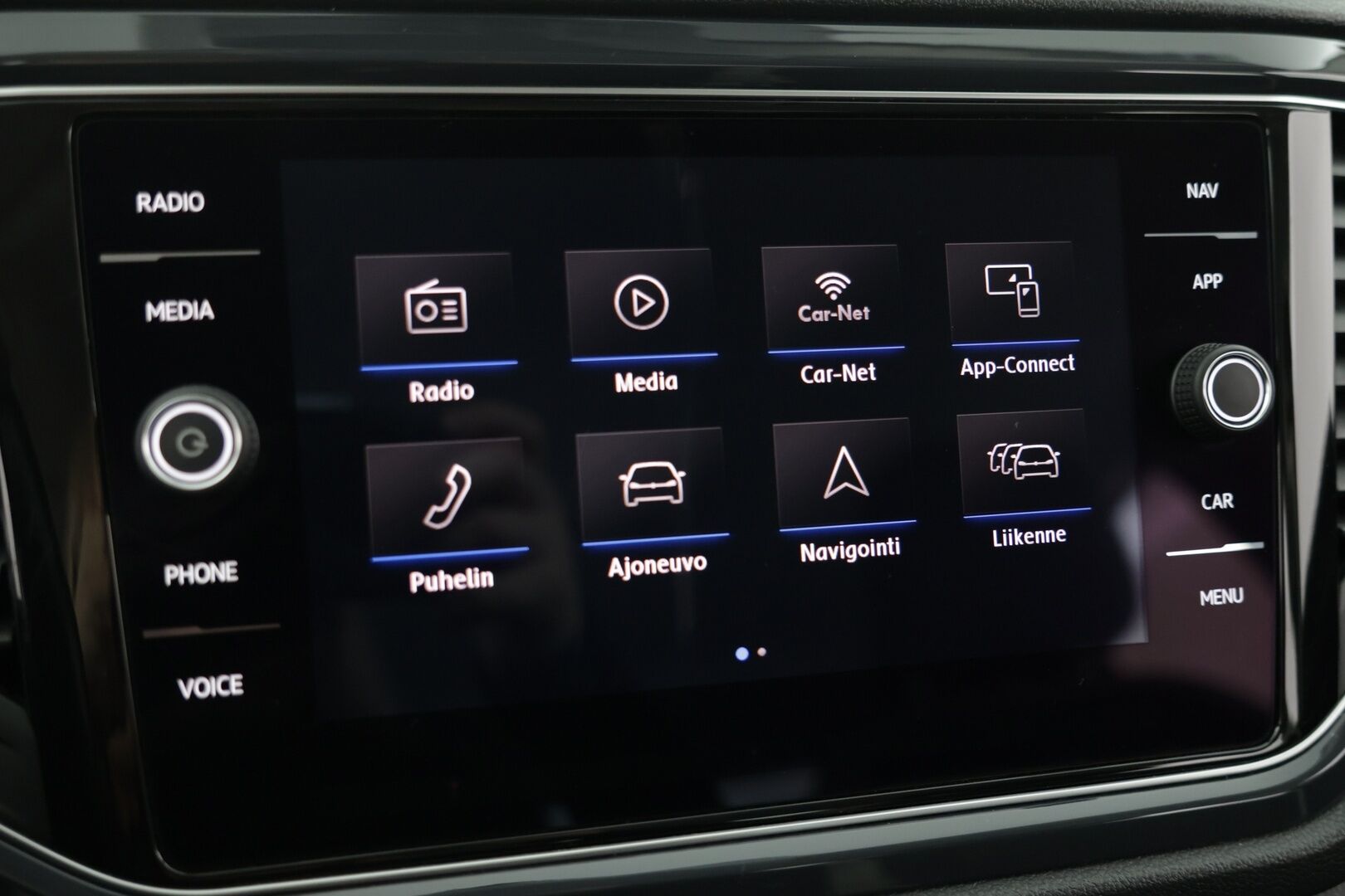 Volkswagen T-Roc 2018 Sport 1,5 TSI EVO 110 kW (150 hv) DSG-automaatti / Webasto / ACC / P-kamera / Bluetooth - Suomi-auto / Uudet kesärenkaat / Hyvä kuntoiset nastat / 2x aluvanteet - HULLUT AVAJAISHULINAT KORKOTARJOUS 3,29 %