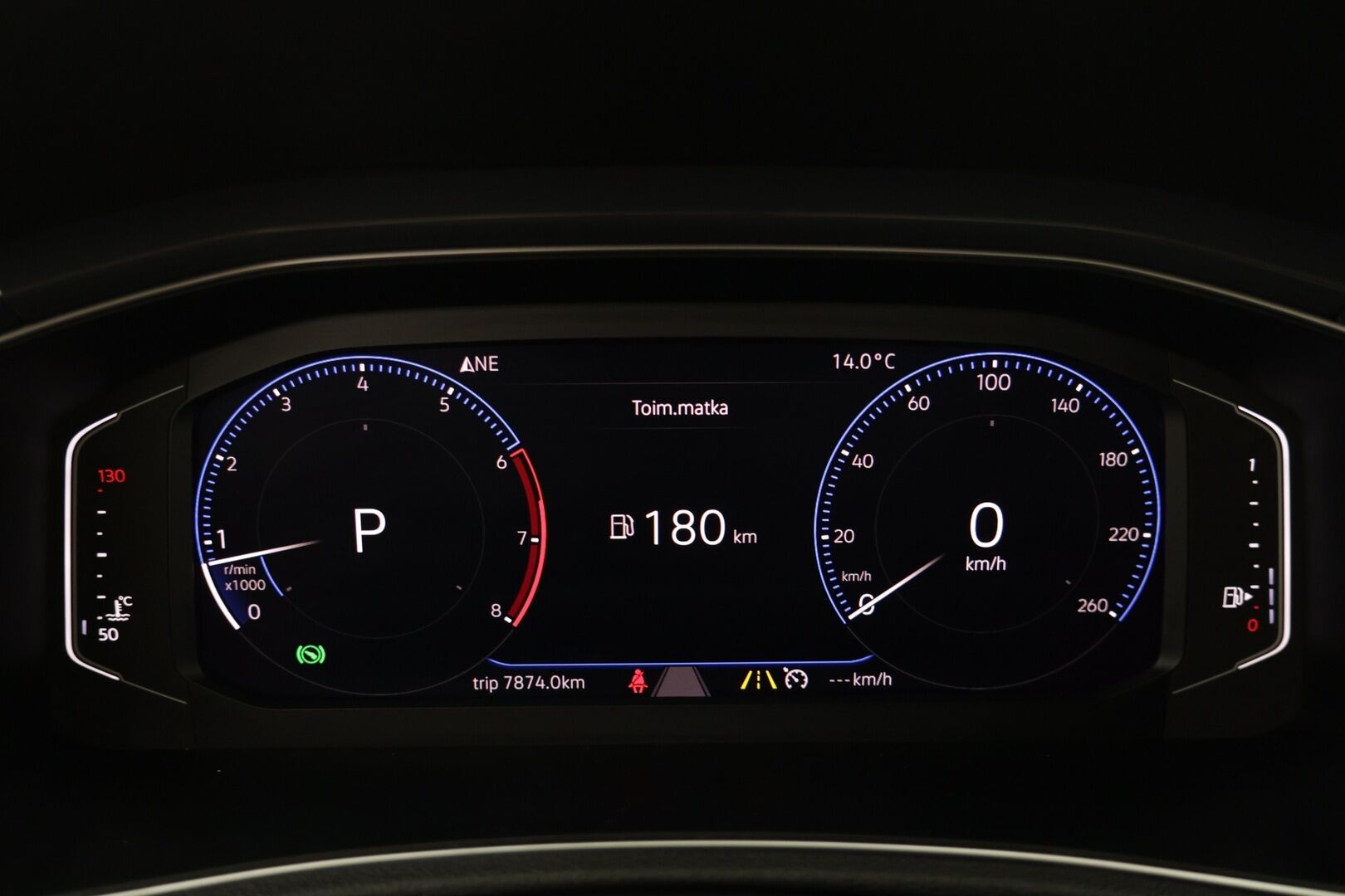 Volkswagen T-Roc 2018 Sport 1,5 TSI EVO 110 kW (150 hv) DSG-automaatti / Webasto / ACC / P-kamera / Bluetooth - Suomi-auto / Uudet kesärenkaat / Hyvä kuntoiset nastat / 2x aluvanteet - HULLUT AVAJAISHULINAT KORKOTARJOUS 3,29 %