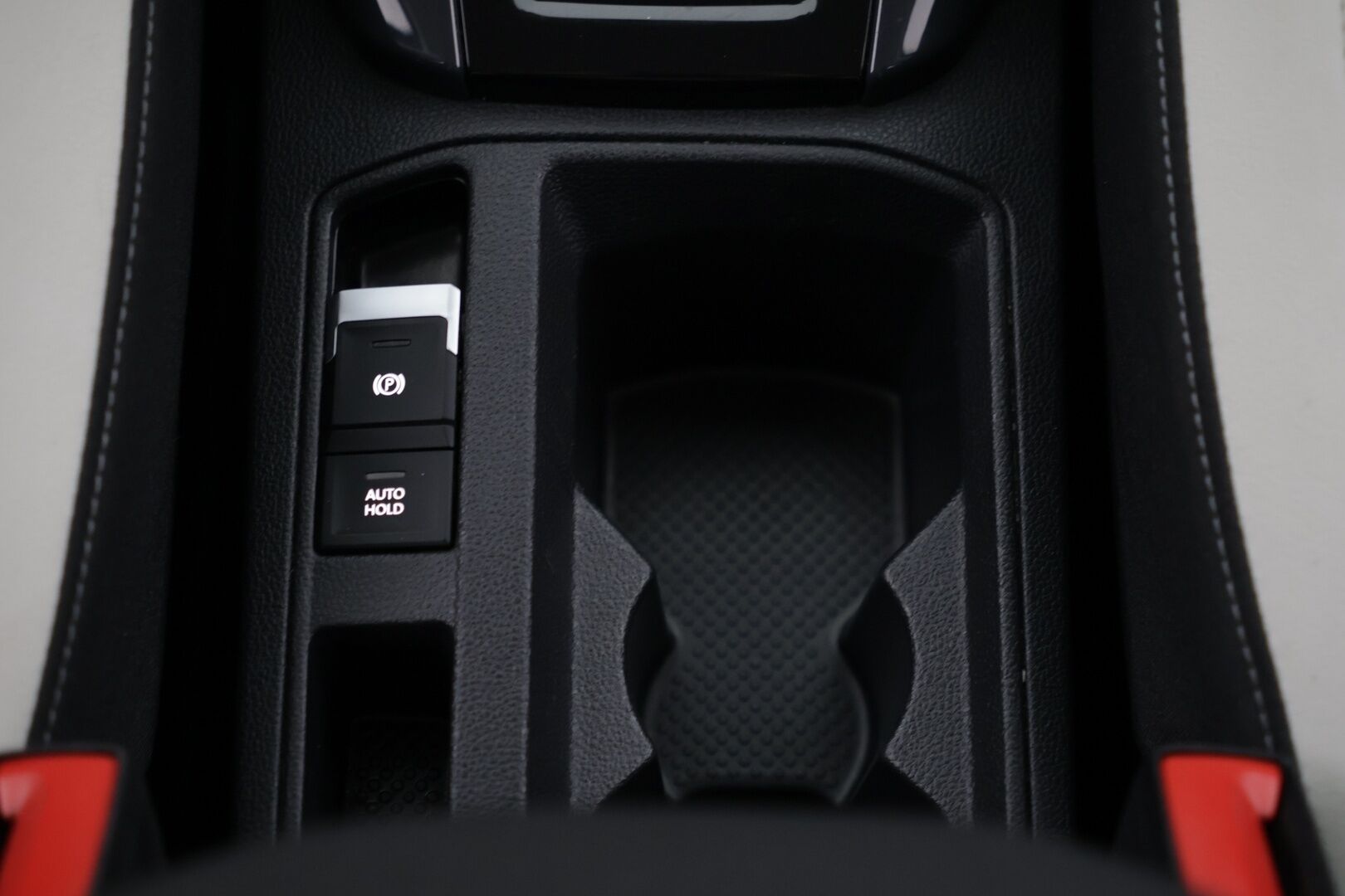 Volkswagen T-Roc 2018 Sport 1,5 TSI EVO 110 kW (150 hv) DSG-automaatti / Webasto / ACC / P-kamera / Bluetooth - Suomi-auto / Uudet kesärenkaat / Hyvä kuntoiset nastat / 2x aluvanteet - HULLUT AVAJAISHULINAT KORKOTARJOUS 3,29 %