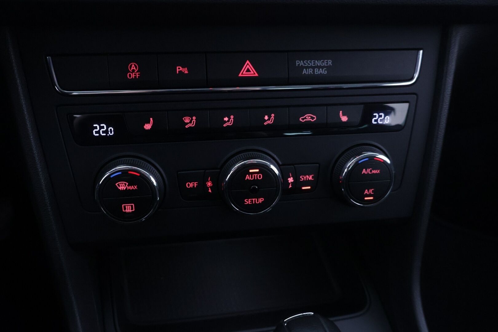 Seat Leon ST 2018 1,0 TSI 115 Ecomotive Style Business DSG Autom. ** 1.Om Suomi-auto / Lohko+sisäp / P.kamera / LED / Navi / Carplay ** - Suomen halvin Leon ST isolla kosketusnäytöllä ja peruutuskameralla suoraan ensimmäiseltä omistajalta!