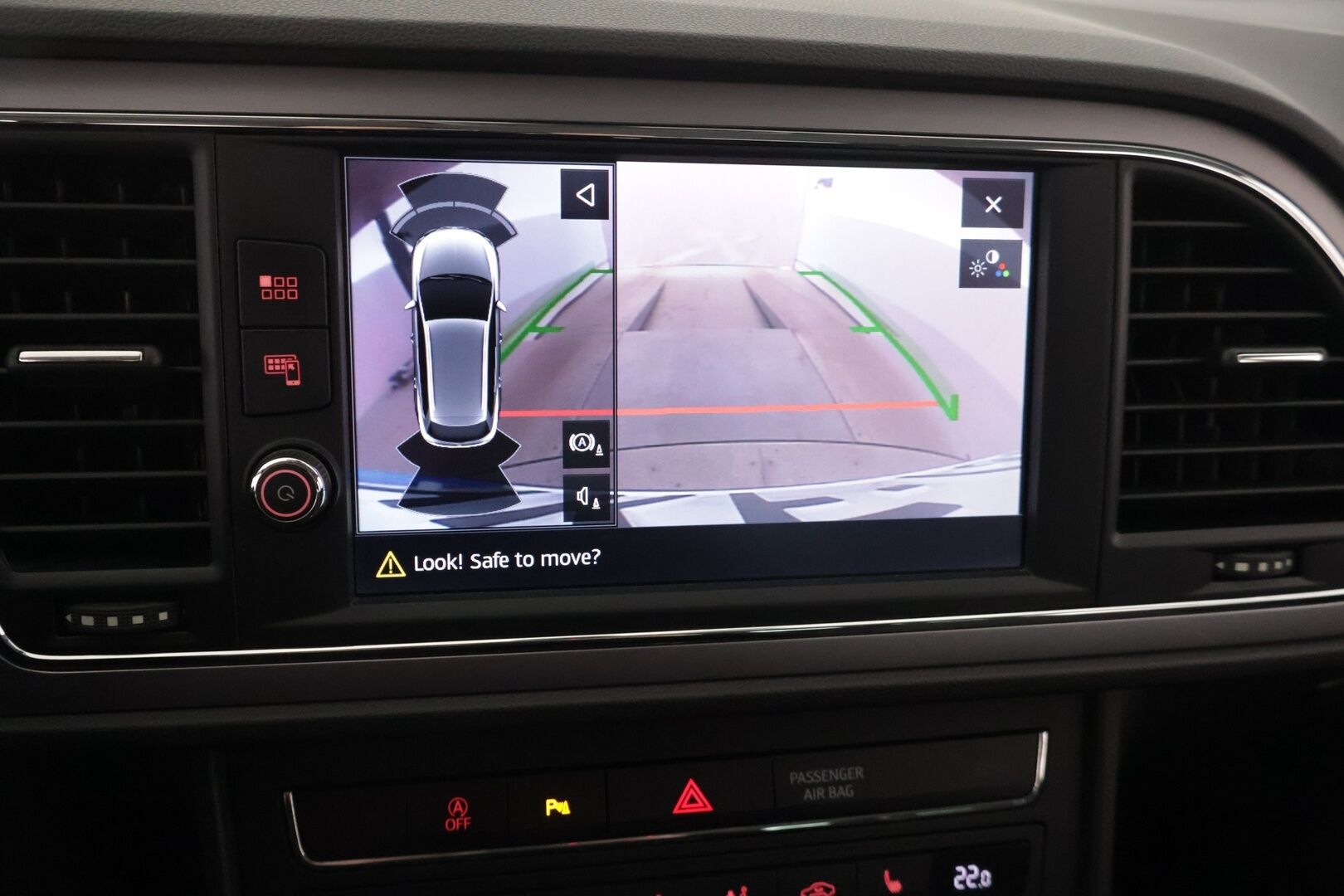 Seat Leon ST 2018 1,0 TSI 115 Ecomotive Style Business DSG Autom. ** 1.Om Suomi-auto / Lohko+sisäp / P.kamera / LED / Navi / Carplay ** - Suomen halvin Leon ST isolla kosketusnäytöllä ja peruutuskameralla suoraan ensimmäiseltä omistajalta!