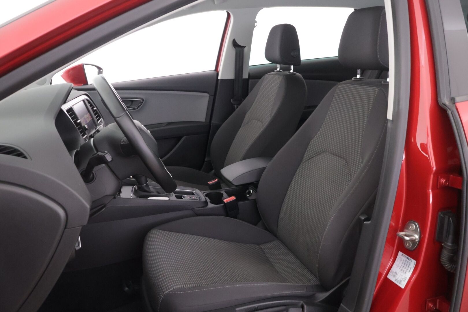 Seat Leon ST 2018 1,0 TSI 115 Ecomotive Style Business DSG Autom. ** 1.Om Suomi-auto / Lohko+sisäp / P.kamera / LED / Navi / Carplay ** - Suomen halvin Leon ST isolla kosketusnäytöllä ja peruutuskameralla suoraan ensimmäiseltä omistajalta!