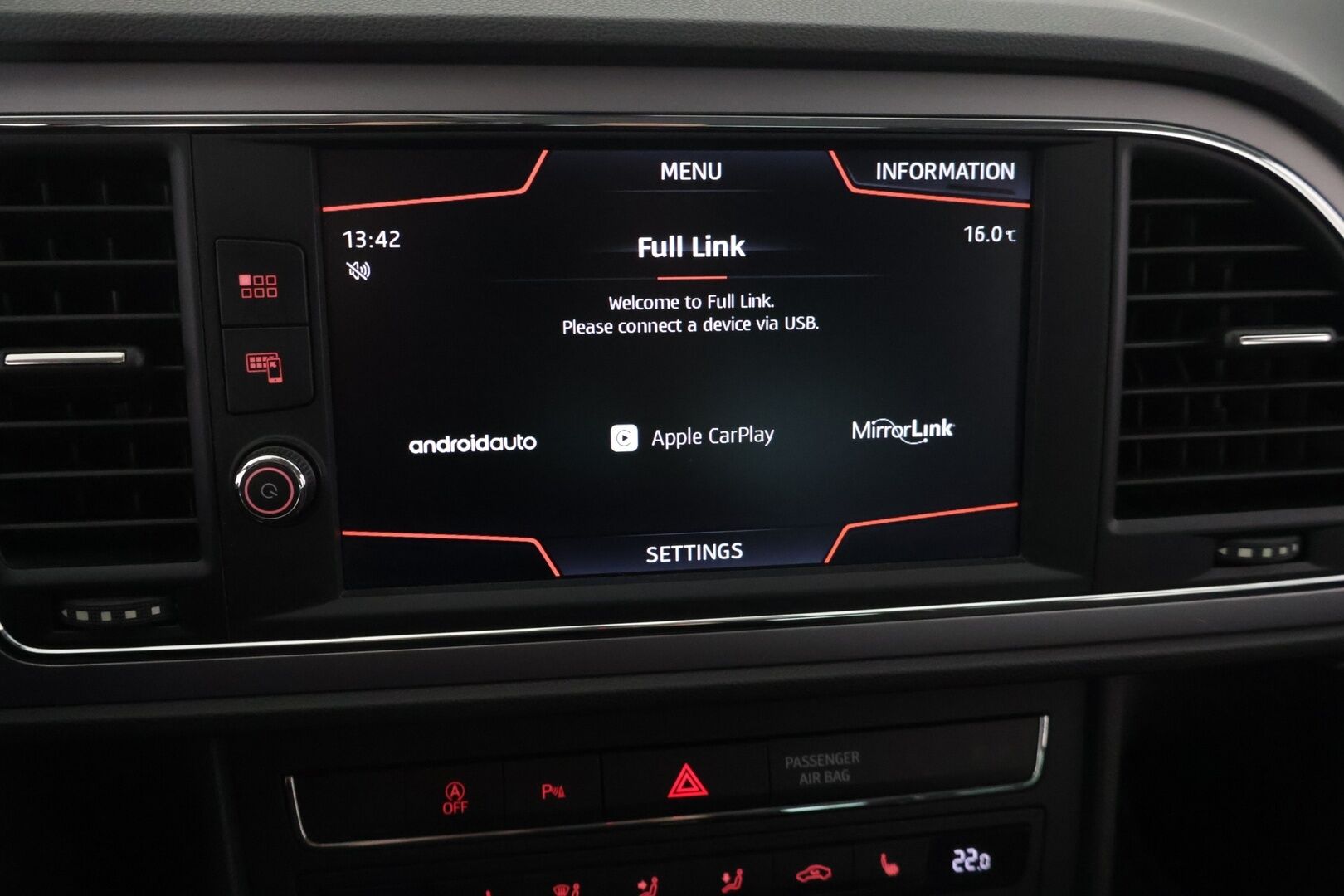 Seat Leon ST 2018 1,0 TSI 115 Ecomotive Style Business DSG Autom. ** 1.Om Suomi-auto / Lohko+sisäp / P.kamera / LED / Navi / Carplay ** - Suomen halvin Leon ST isolla kosketusnäytöllä ja peruutuskameralla suoraan ensimmäiseltä omistajalta!