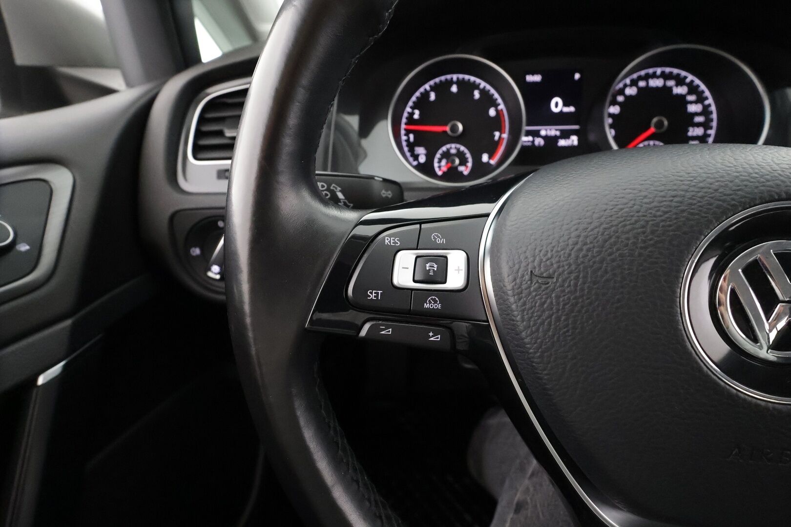 Volkswagen Golf 2018 Comfortline 1,5 TSI EVO 96 kW BLUEMOTION DSG * Webasto / ACC / LED / P.Kamera / Apple&Android * - Suomi-auto / Kahdet renkaat aluvanteilla - HULLUT AVAJAISHULINAT KORKOTARJOUS 3,29 %