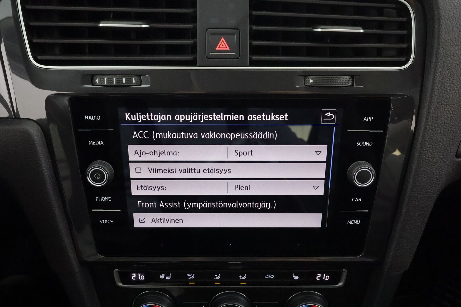 Volkswagen Golf 2018 Comfortline 1,5 TSI EVO 96 kW BLUEMOTION DSG * Webasto / ACC / LED / P.Kamera / Apple&Android * - Suomi-auto / Kahdet renkaat aluvanteilla - HULLUT AVAJAISHULINAT KORKOTARJOUS 3,29 %