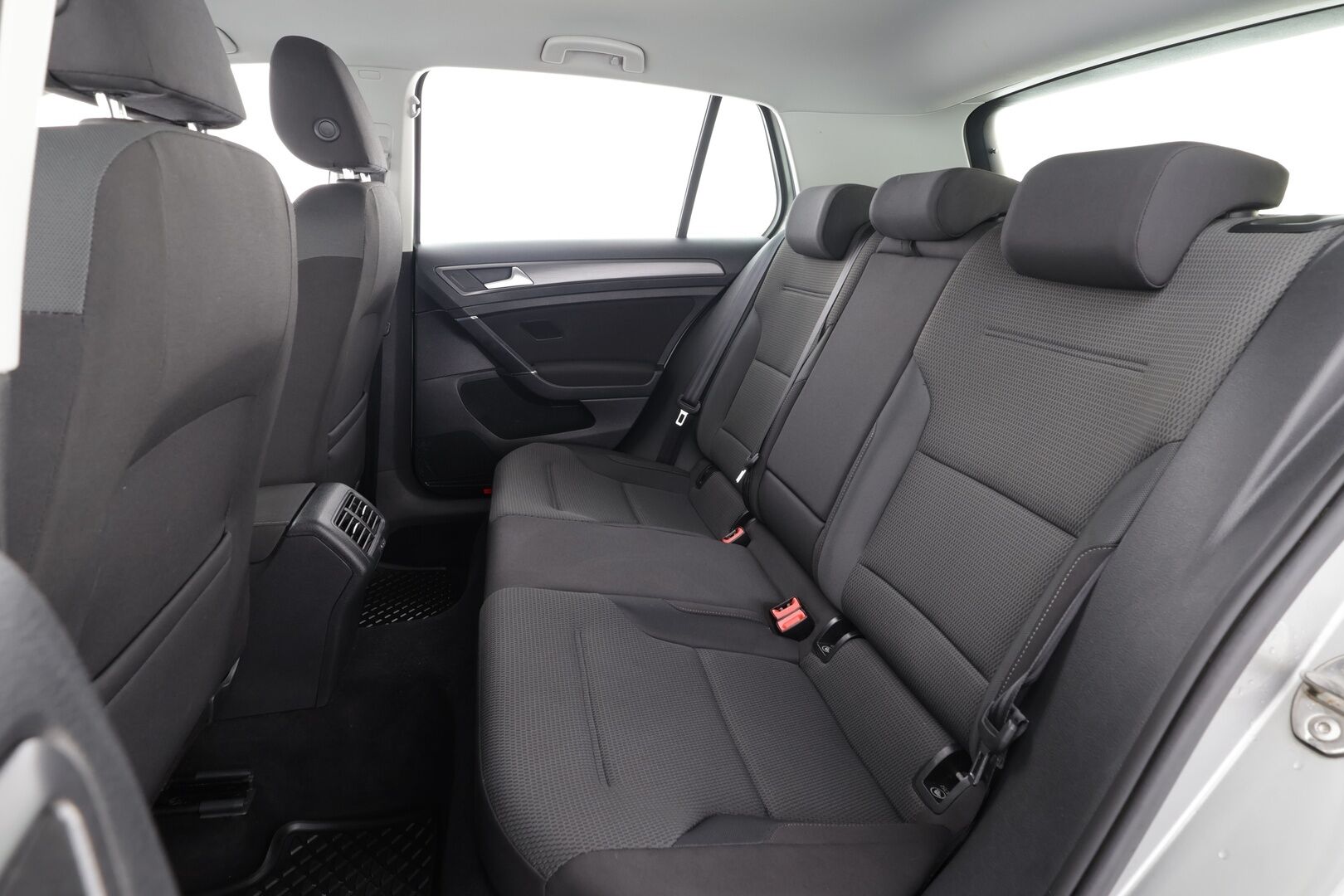 Volkswagen Golf 2018 Comfortline 1,5 TSI EVO 96 kW BLUEMOTION DSG * Webasto / ACC / LED / P.Kamera / Apple&Android * - Suomi-auto / Kahdet renkaat aluvanteilla