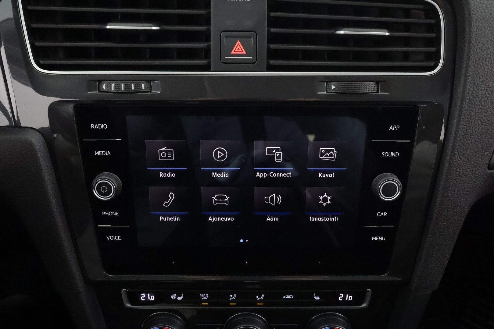 Volkswagen Golf 2018 Comfortline 1,5 TSI EVO 96 kW BLUEMOTION DSG * Webasto / ACC / LED / P.Kamera / Apple&Android * - Suomi-auto / Kahdet renkaat aluvanteilla - HULLUT AVAJAISHULINAT KORKOTARJOUS 3,29 %