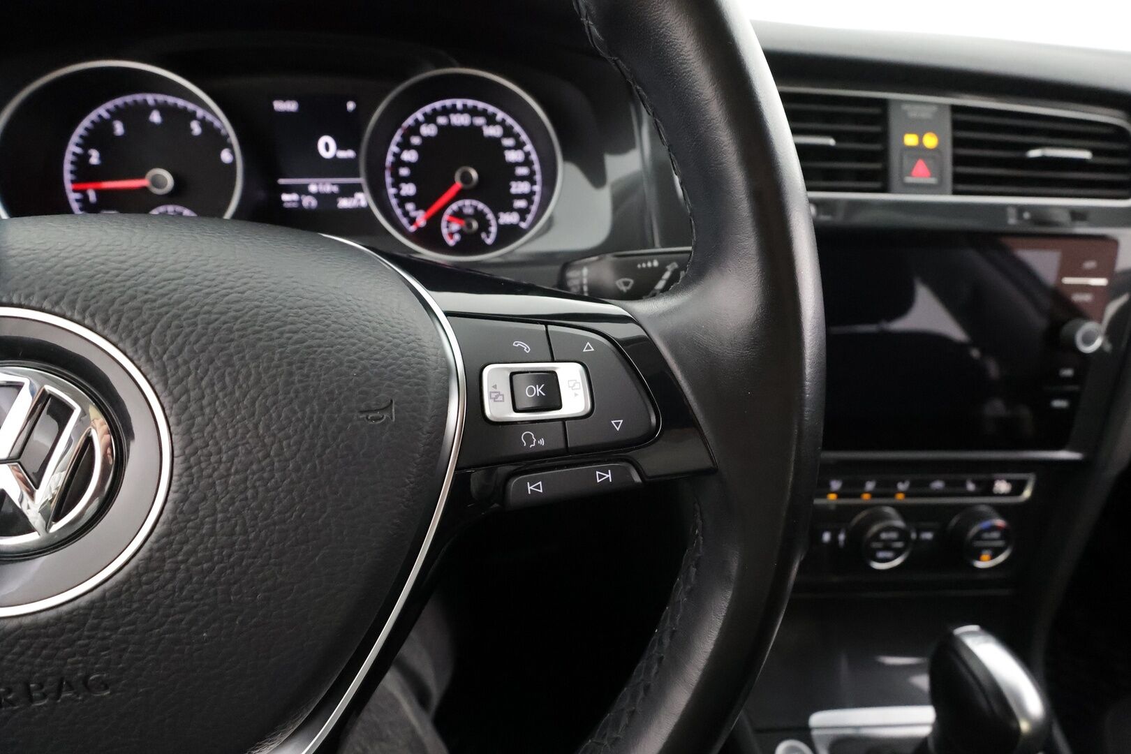 Volkswagen Golf 2018 Comfortline 1,5 TSI EVO 96 kW BLUEMOTION DSG * Webasto / ACC / LED / P.Kamera / Apple&Android * - Suomi-auto / Kahdet renkaat aluvanteilla - HULLUT AVAJAISHULINAT KORKOTARJOUS 3,29 %