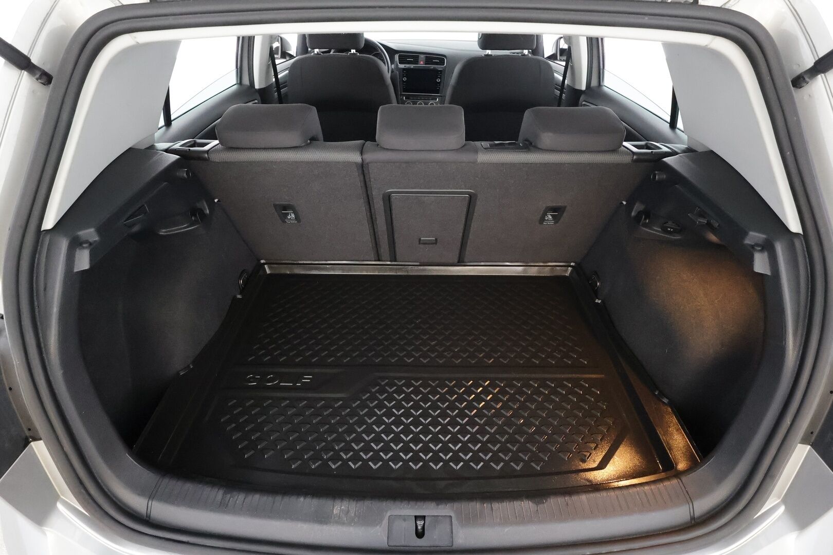 Volkswagen Golf 2018 Comfortline 1,5 TSI EVO 96 kW BLUEMOTION DSG * Webasto / ACC / LED / P.Kamera / Apple&Android * - Suomi-auto / Kahdet renkaat aluvanteilla