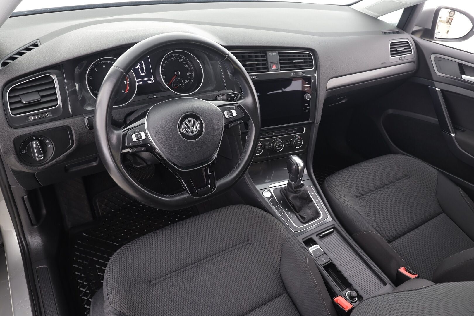 Volkswagen Golf 2018 Comfortline 1,5 TSI EVO 96 kW BLUEMOTION DSG * Webasto / ACC / LED / P.Kamera / Apple&Android * - Suomi-auto / Kahdet renkaat aluvanteilla - HULLUT AVAJAISHULINAT KORKOTARJOUS 3,29 %