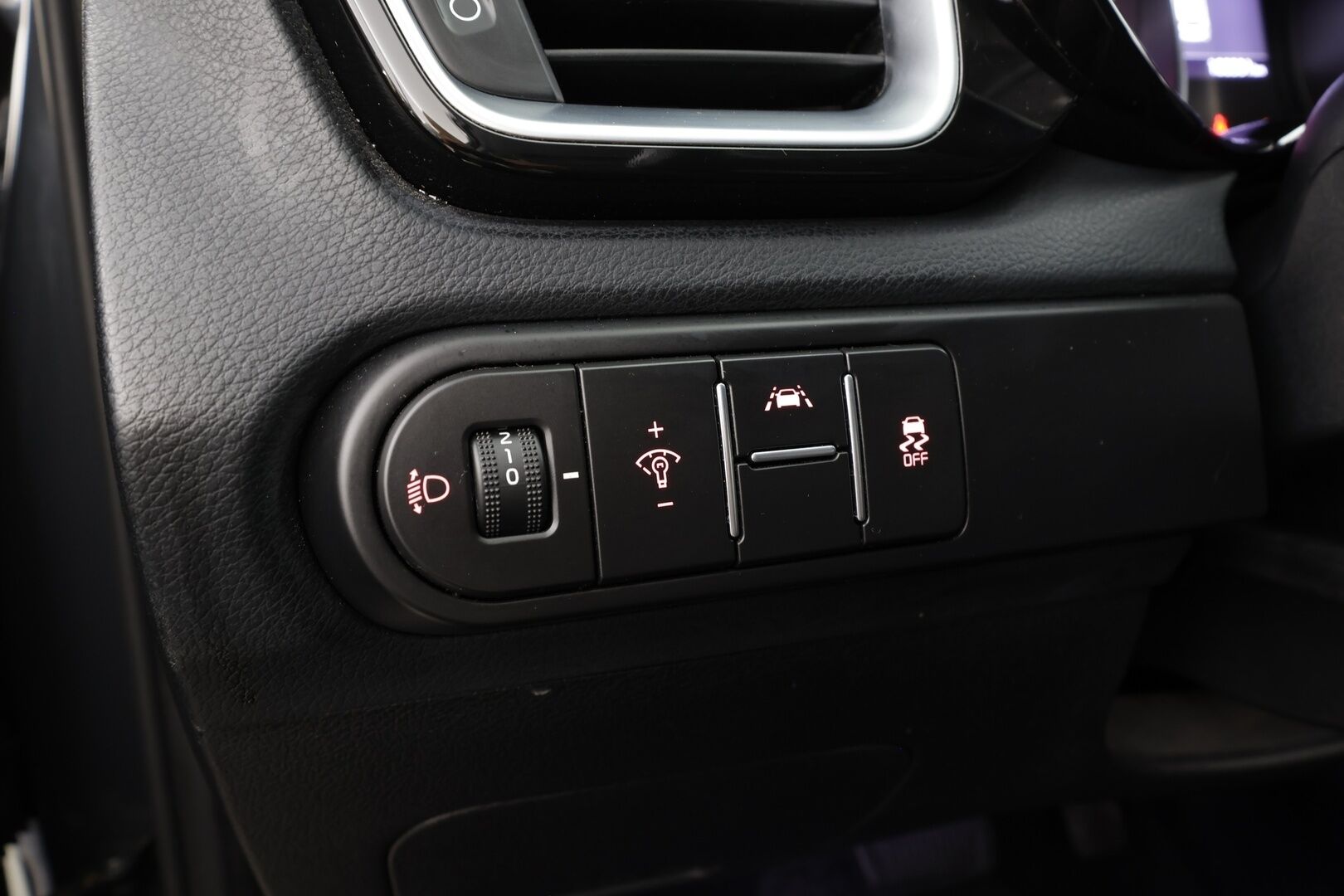 Kia Ceed 2019 1,6 CRDi SCR ISG 136hv EX 5D DCT A/T EcoDynamics * Vakkari / P.kamera / LED / Navi / Lohkolämmitin * - Suomi-auto / Kahdet renkaat aluvanteilla - HULLU BLACKWEEK KORKOTARJOUS 2,49%