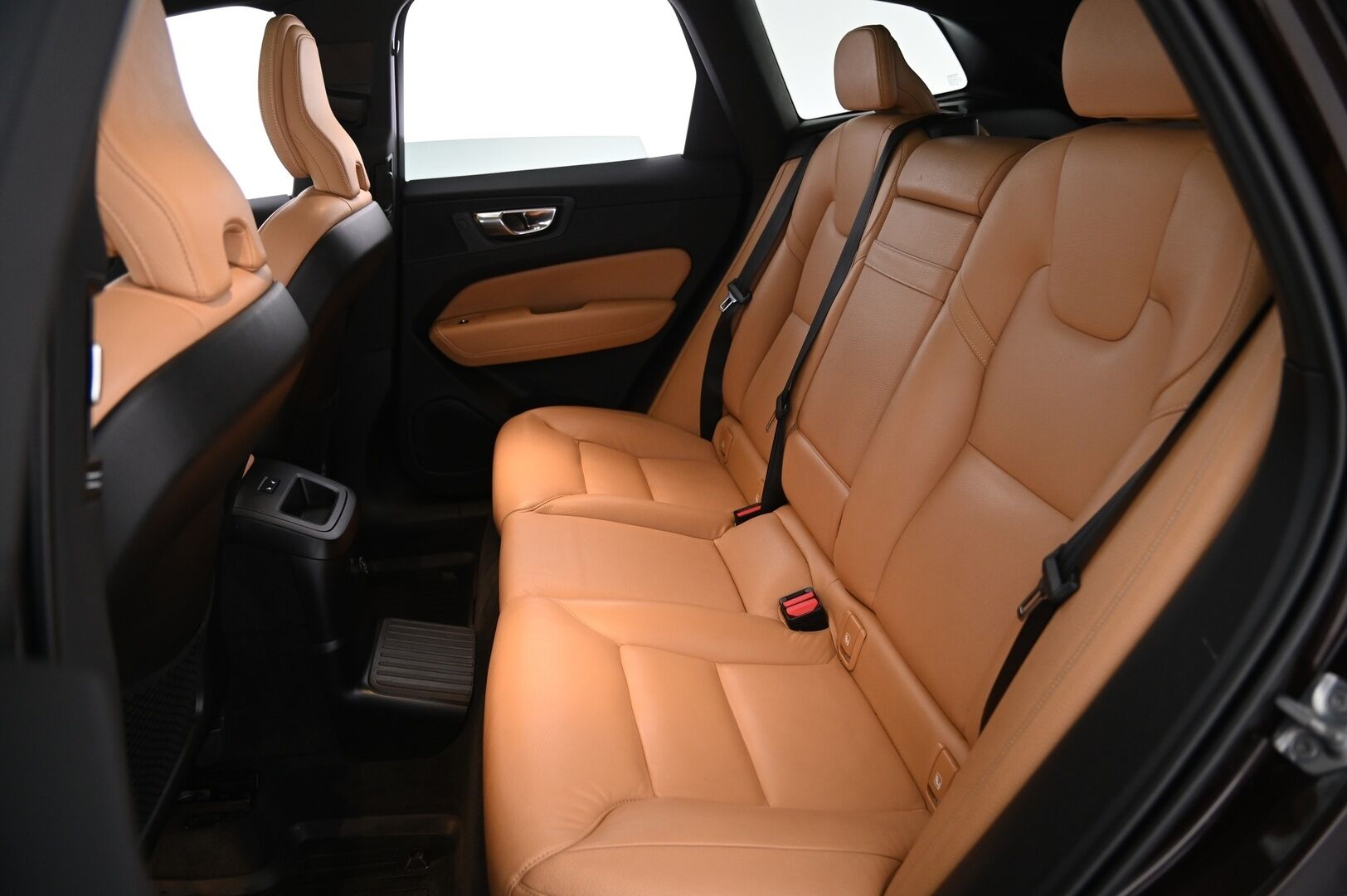 Volvo XC60 2018 T8 AWD Inscription aut * ACC / Koukku / Ruskeat muistinahat / Panorama / VOC * - 2 Aluvanteet hyvillä renkailla / Juuri tehty jakopää - HULLUT AVAJAISHULINAT KORKOTARJOUS 3,29 %