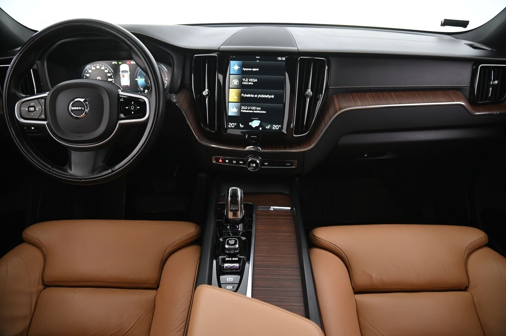 Volvo XC60 2019 T8 AWD Inscription aut * ACC / Koukku / Ruskeat muistinahat / Panorama / VOC * - 2 Aluvanteet hyvillä renkailla / Juuri tehty jakopää - HULLUT AVAJAISHULINAT KORKOTARJOUS 3,29 %