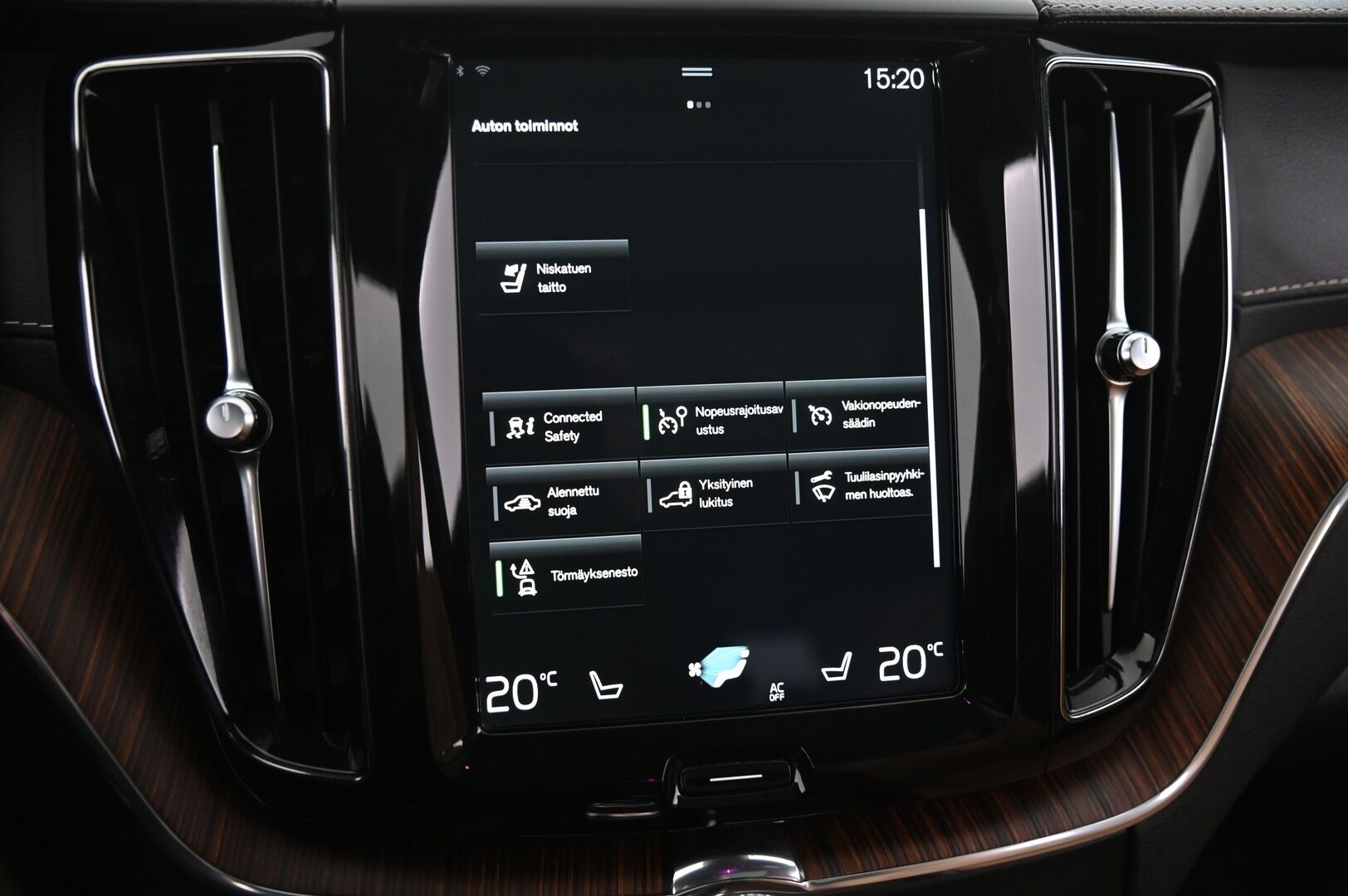 Volvo XC60 2019 T8 AWD Inscription aut * ACC / Koukku / Ruskeat muistinahat / Panorama / VOC * - 2 Aluvanteet hyvillä renkailla / Juuri tehty jakopää - HULLUT AVAJAISHULINAT KORKOTARJOUS 3,29 %