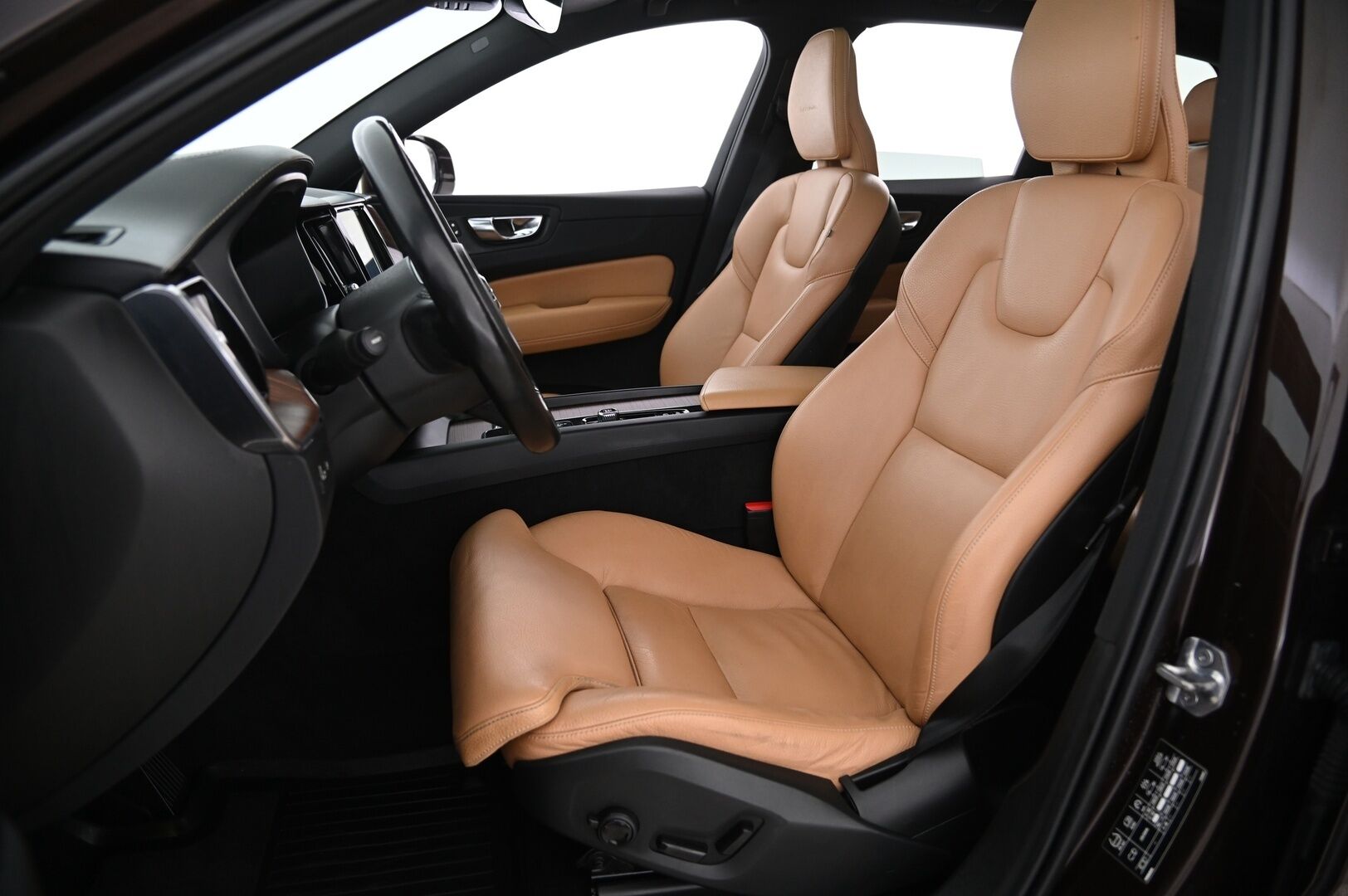 Volvo XC60 2019 T8 AWD Inscription aut * ACC / Koukku / Ruskeat muistinahat / Panorama / VOC * - 2 Aluvanteet hyvillä renkailla / Juuri tehty jakopää - HULLUT AVAJAISHULINAT KORKOTARJOUS 3,29 %