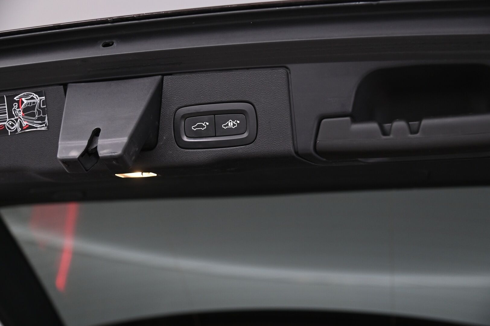 Volvo XC60 2019 T8 AWD Inscription aut * ACC / Koukku / Ruskeat muistinahat / Panorama / VOC * - 2 Aluvanteet hyvillä renkailla / Juuri tehty jakopää - HULLUT AVAJAISHULINAT KORKOTARJOUS 3,29 %