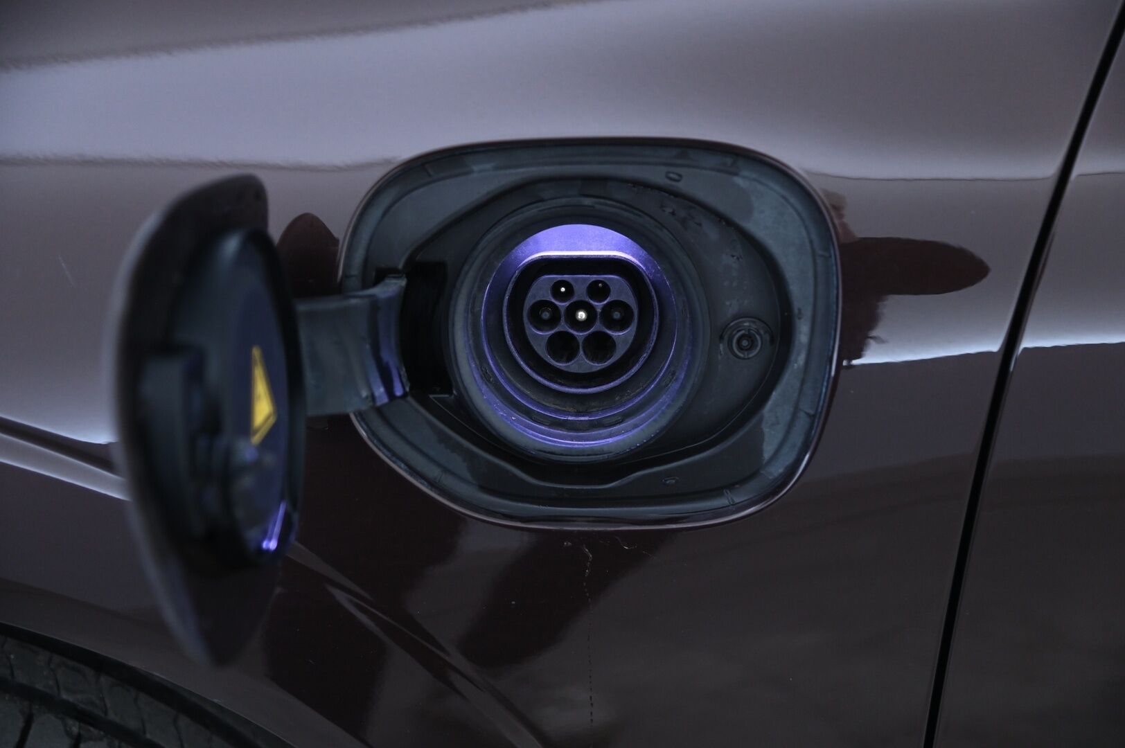 Volvo XC60 2019 T8 AWD Inscription aut * ACC / Koukku / Ruskeat muistinahat / Panorama / VOC * - 2 Aluvanteet hyvillä renkailla / Juuri tehty jakopää - HULLUT AVAJAISHULINAT KORKOTARJOUS 3,29 %