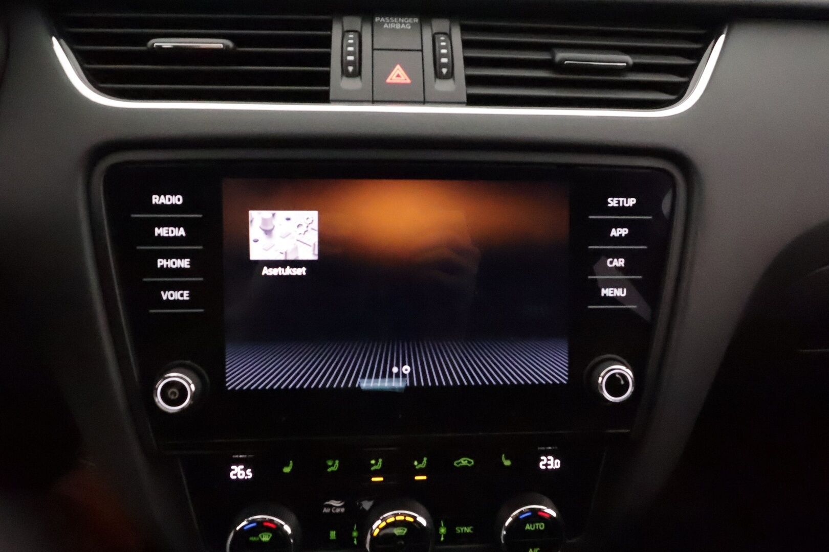 Skoda Octavia 2018 Combi 2,0 TDI 184 4x4 RS DSG  **Webasto / ACC / LED / Canton / P.Kamera / Navi / Katveavustin / KeylessGO** - Suomi-auto / Kahdet Renkaat