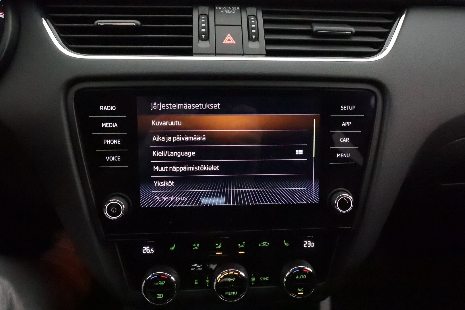 Skoda Octavia 2018 Combi 2,0 TDI 184 4x4 RS DSG  **Webasto / ACC / LED / Canton / P.Kamera / Navi / Katveavustin / KeylessGO** - Suomi-auto / Kahdet Renkaat