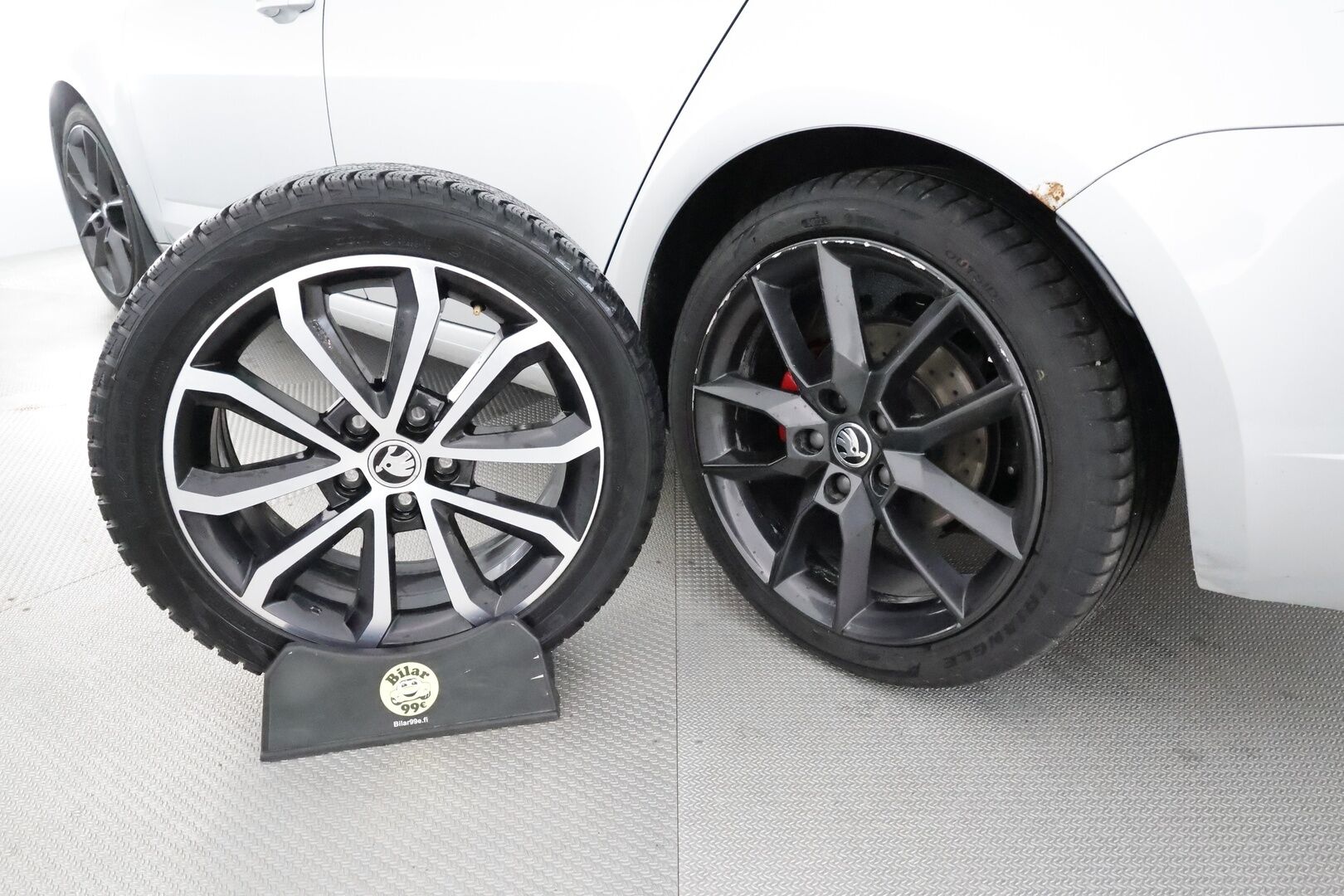 Skoda Octavia 2018 Combi 2,0 TDI 184 4x4 RS DSG  **Webasto / ACC / LED / Canton / P.Kamera / Navi / Katveavustin / KeylessGO** - Suomi-auto / Kahdet Renkaat