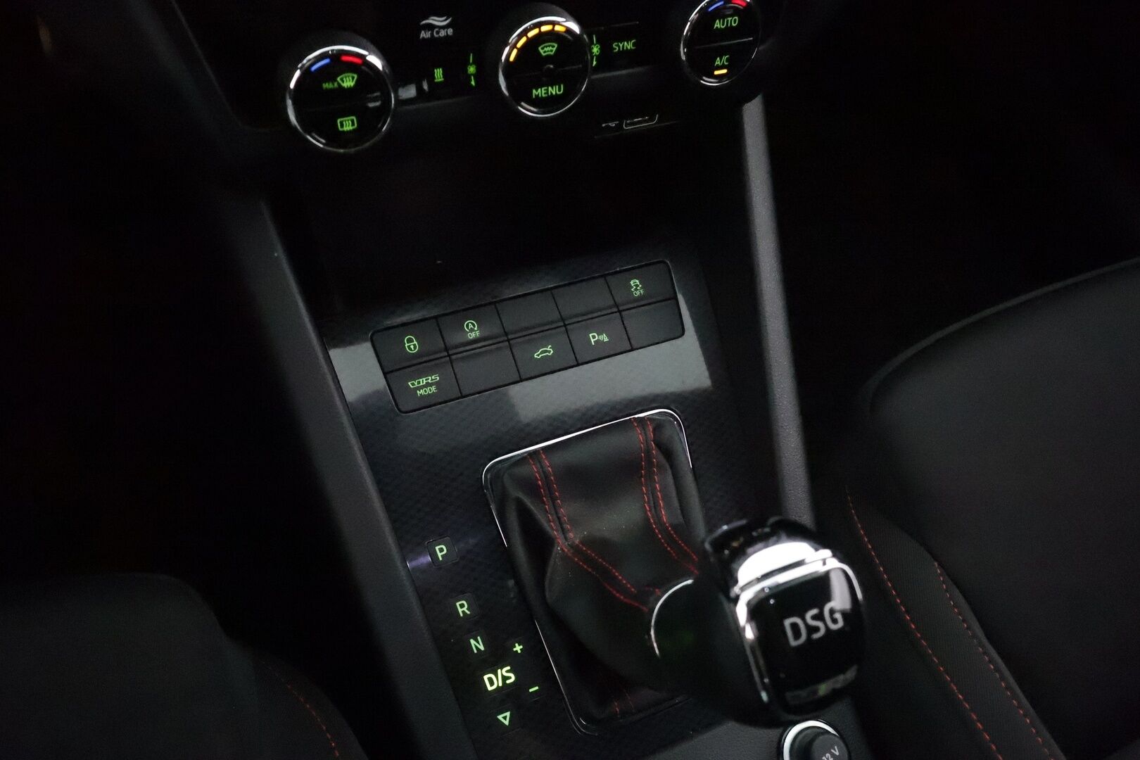 Skoda Octavia 2018 Combi 2,0 TDI 184 4x4 RS DSG  **Webasto / ACC / LED / Canton / P.Kamera / Navi / Katveavustin / KeylessGO** - Suomi-auto / Kahdet Renkaat
