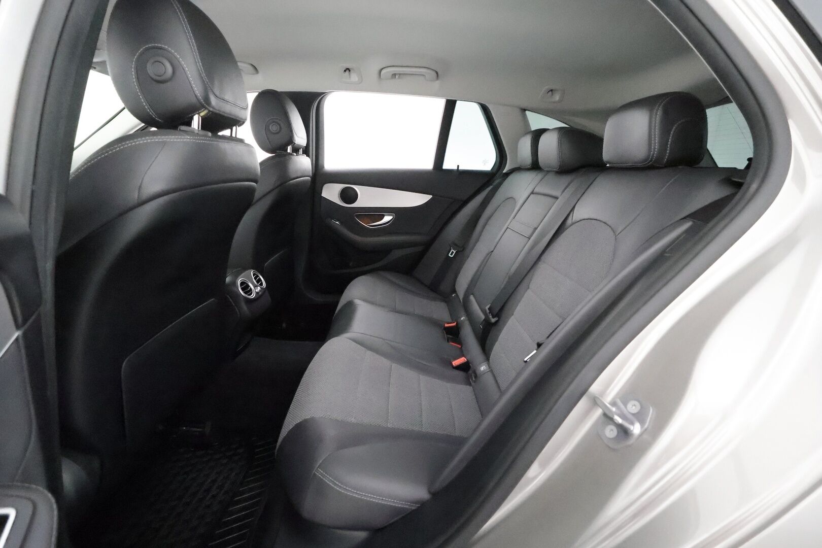 Mercedes-Benz C 2018 220 d 4Matic T A Business AMG **Multibeam-LED / P.Kamera / Sporttipenkit / Navi / Vakkari / Apple&Android** - Suomi-auto / Sisätilanlämmitin / 2x Renkaat