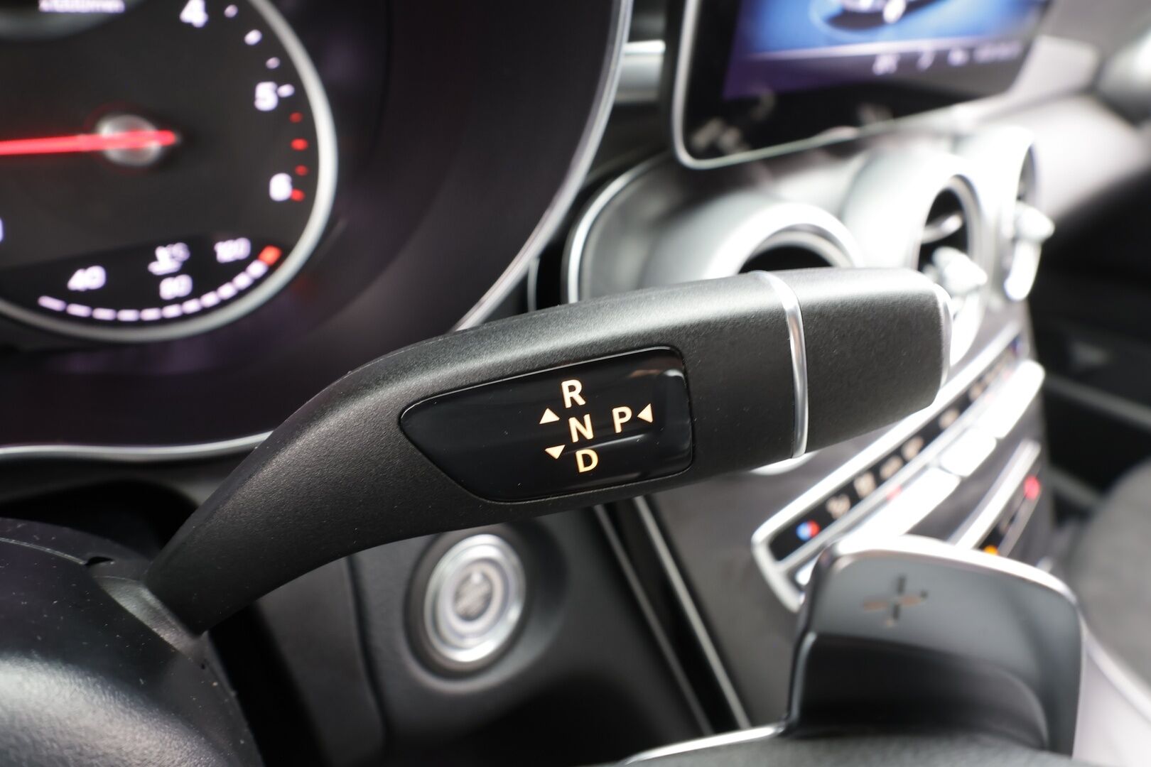 Mercedes-Benz C 2019 220 d 4Matic T A Business AMG * Vakkari / P.kamera / Multibeam / Navi / Koukku / Sporttipenkit * - Suomi-auto / Kahdet renkaat aluvanteilla 