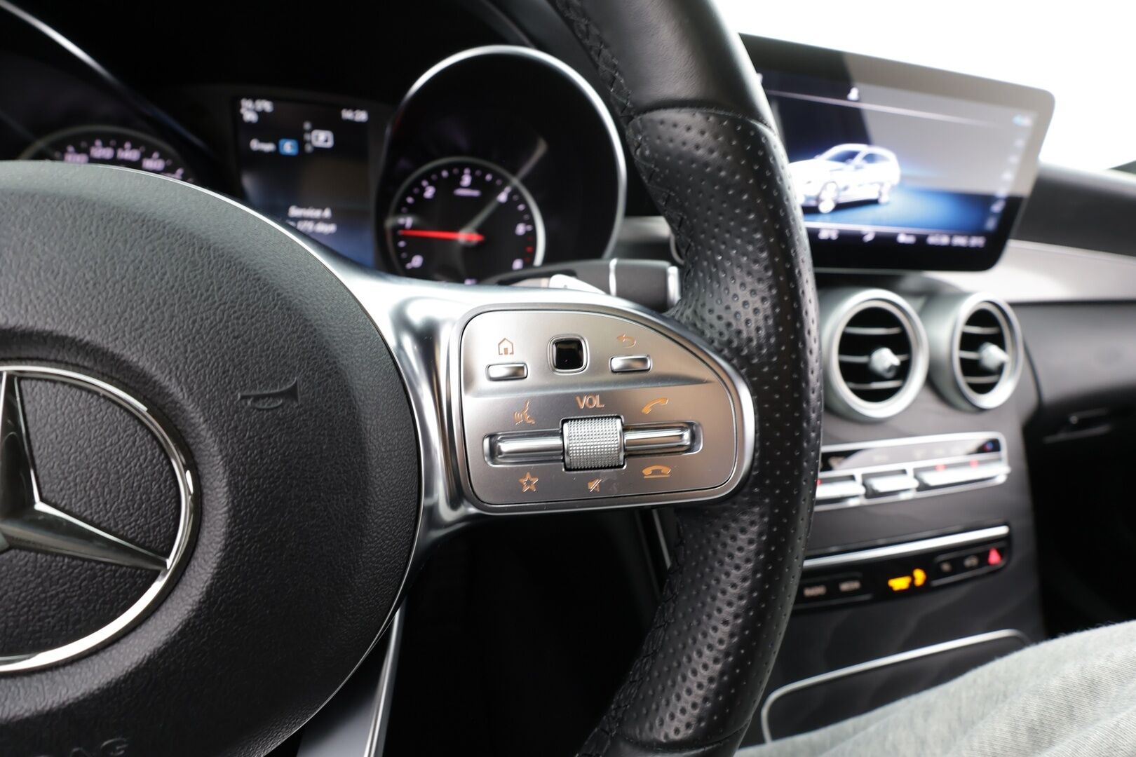 Mercedes-Benz C 2019 220 d 4Matic T A Business AMG * Vakkari / P.kamera / Multibeam / Navi / Koukku / Sporttipenkit * - Suomi-auto / Kahdet renkaat aluvanteilla - HULLUT VÄLIPÄIVÄT KORKOTARJOUS 2,49%